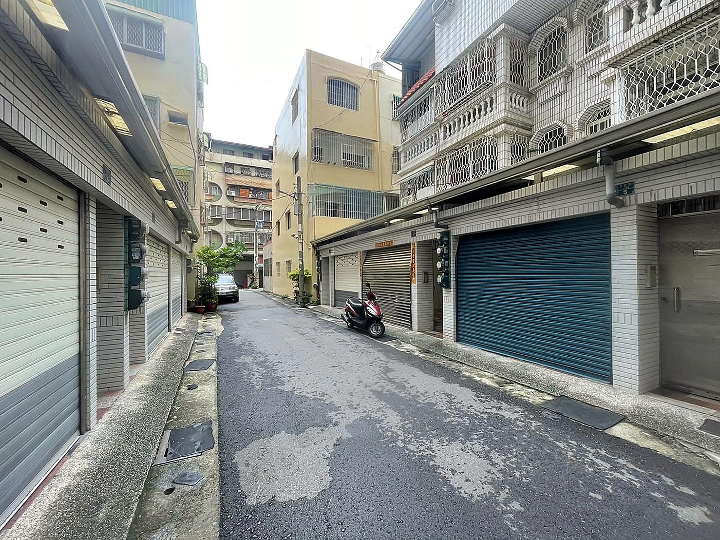 文山特區正義車站邊間車庫別墅P