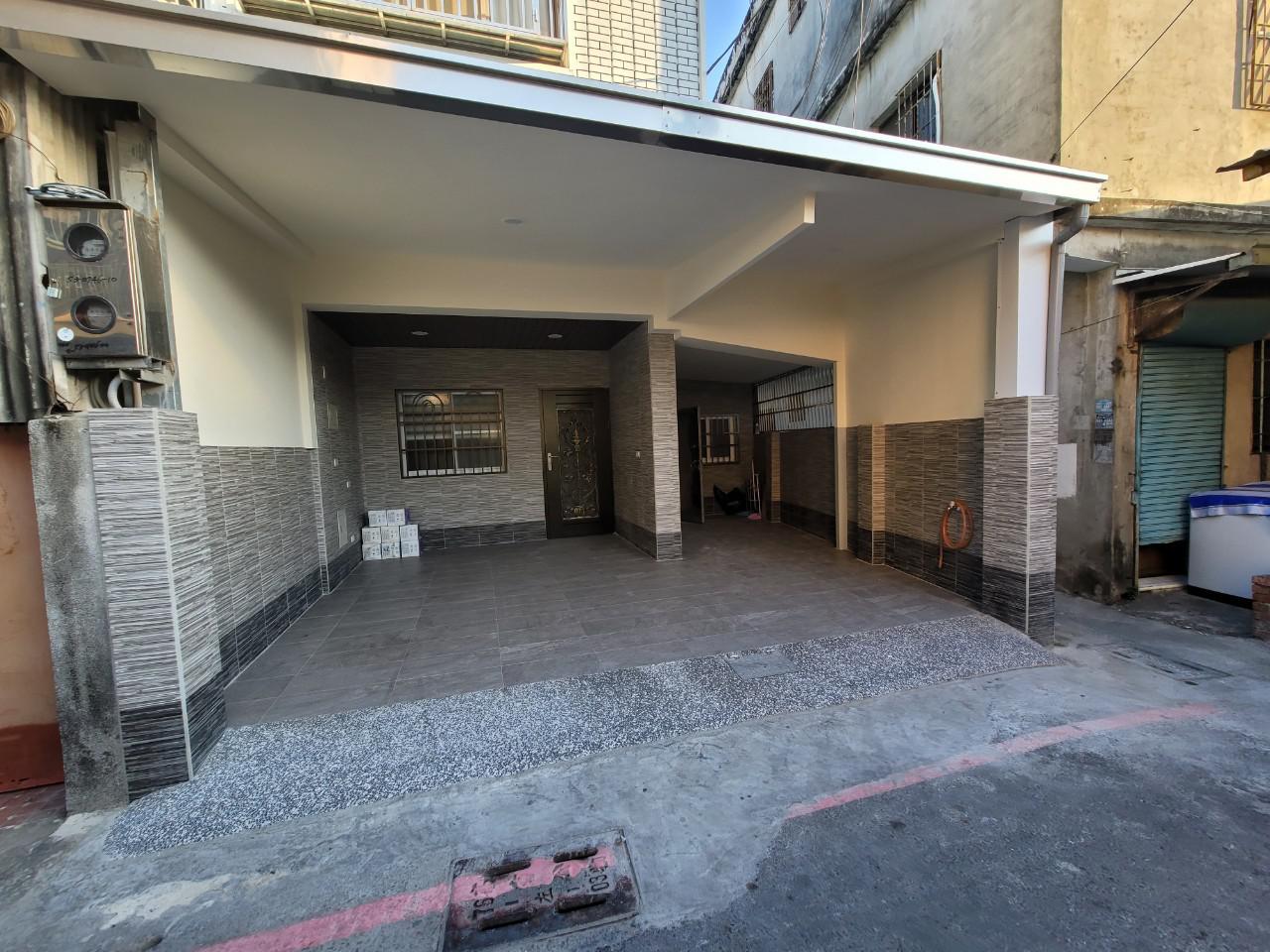 左營蓮池潭翻新美透天