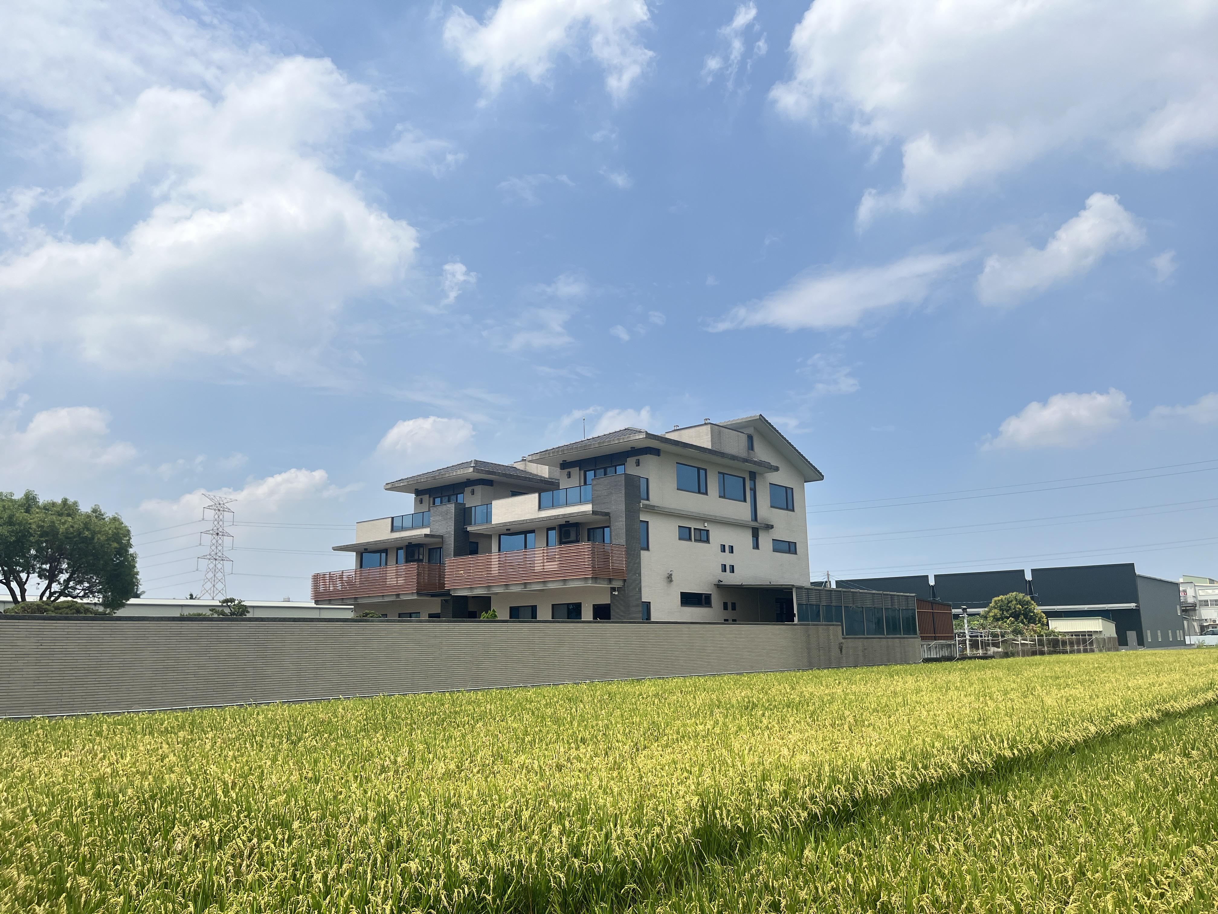 近大寮和發，88快速臨8米路方正建地+小木屋