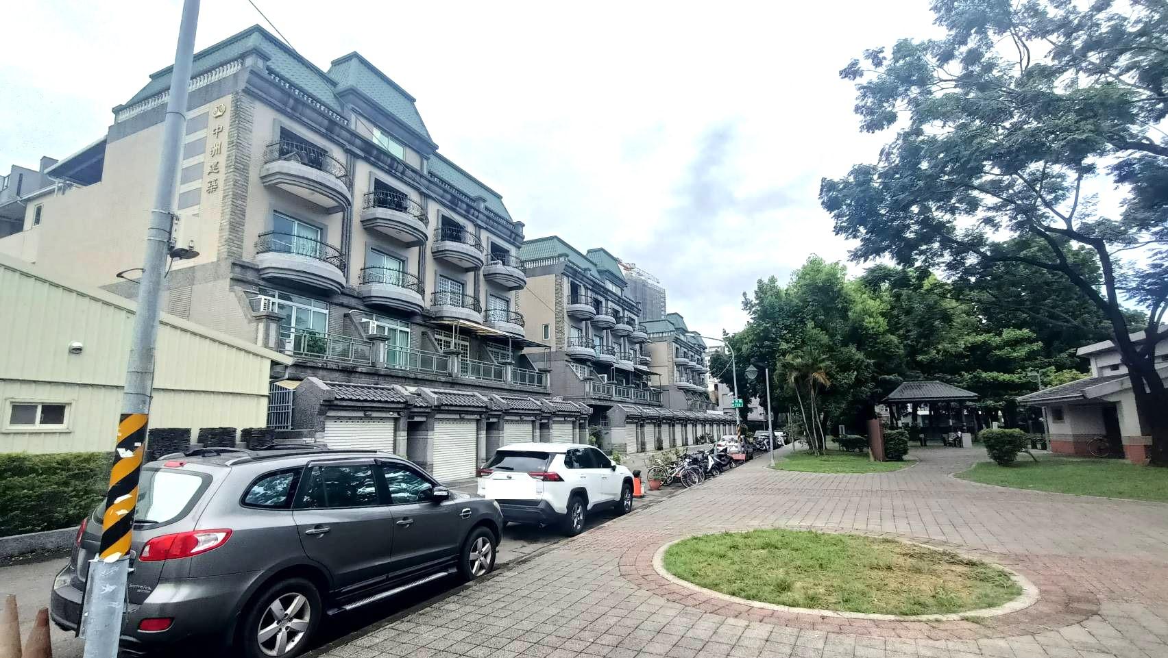 屏東崇蘭公園首排稀有釋出優質車墅