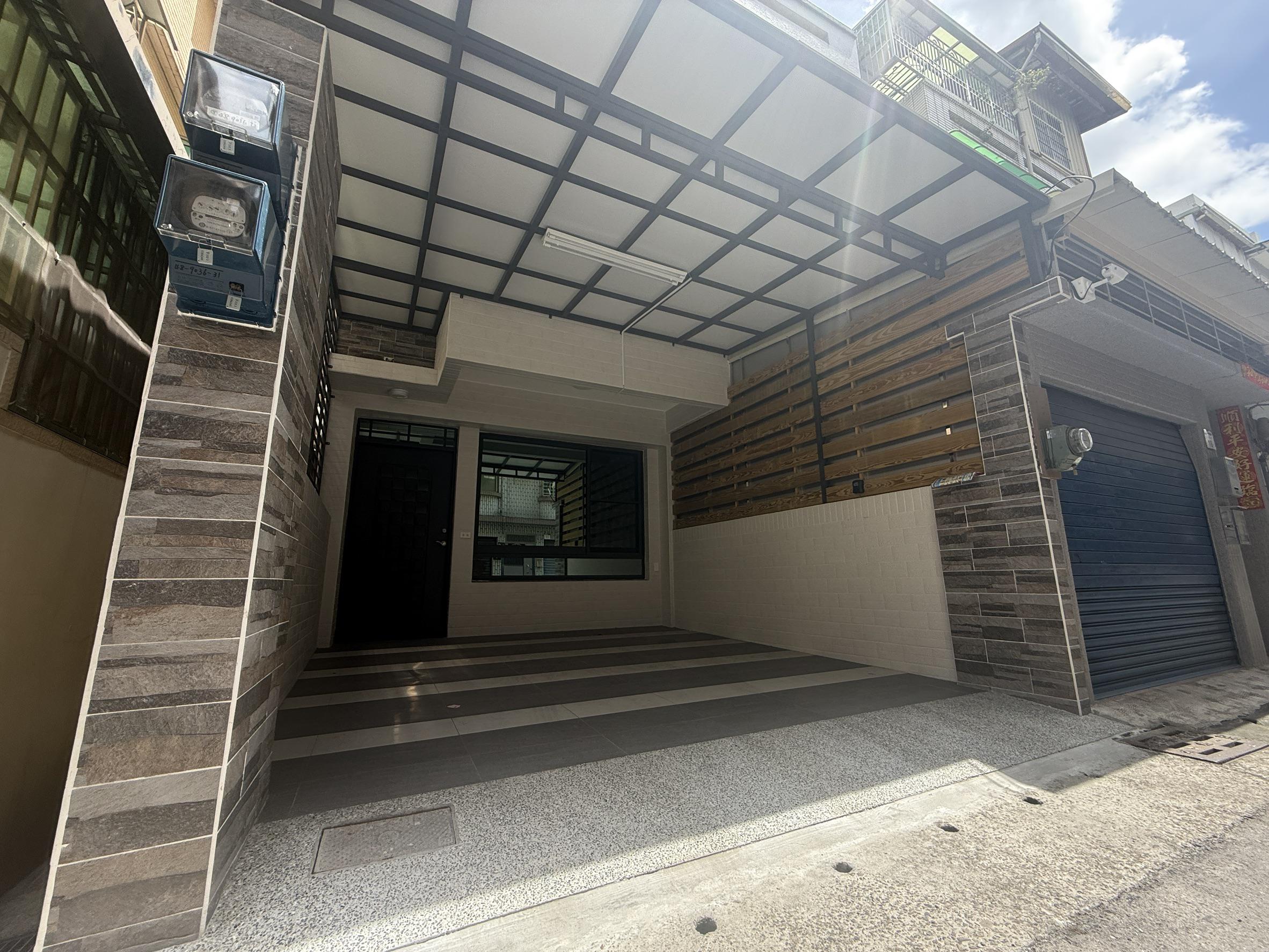 小港餐旅大學*5房正邊間*全屋翻新車庫透天