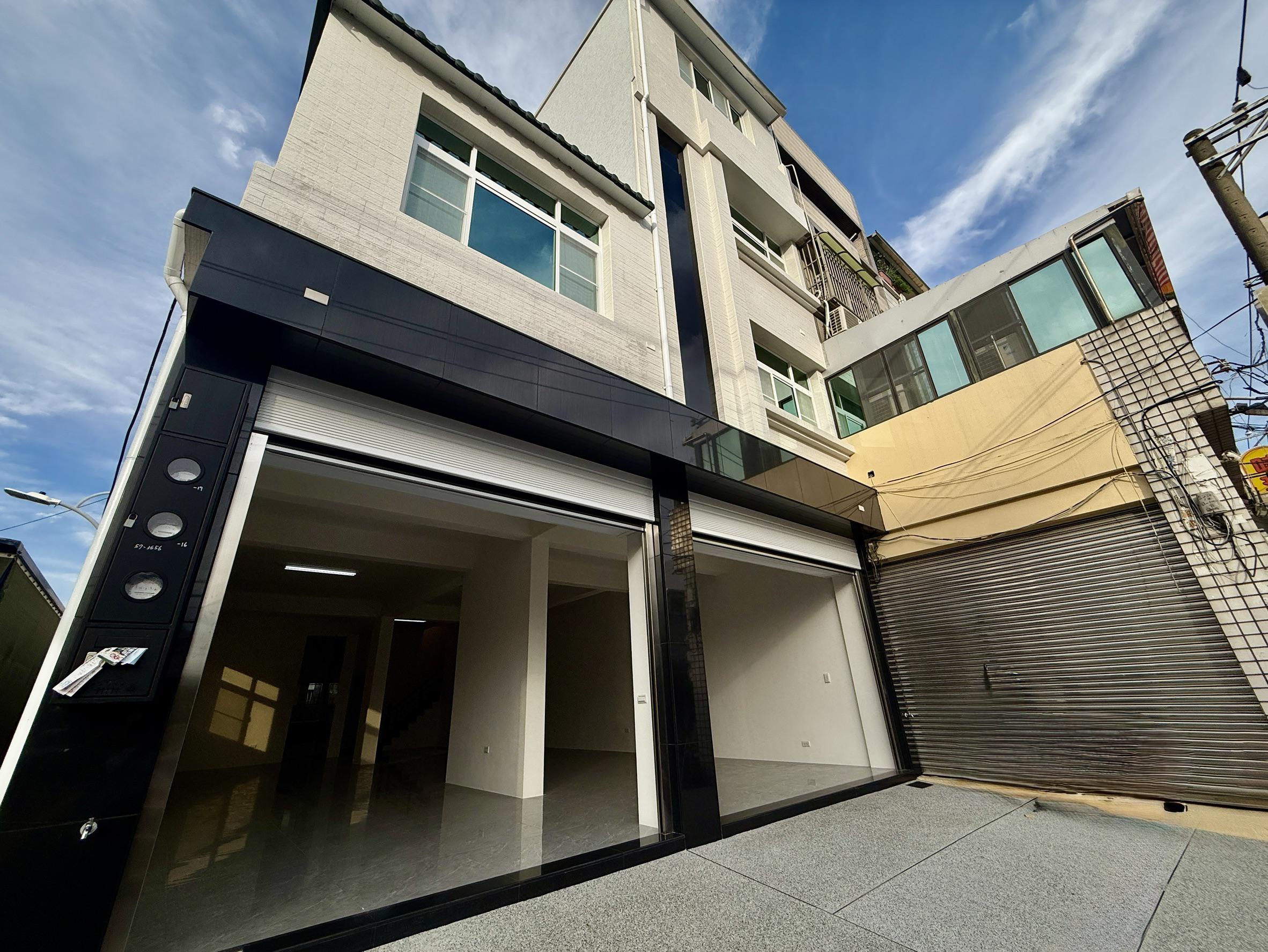 仁雄商圈登發市場*邊間翻新黃金雙店面打通住家