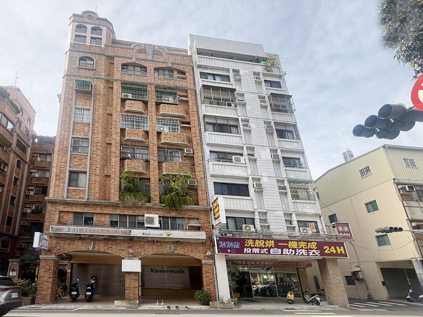 近文化中心四維國小復華中學旁大面寬雙店住