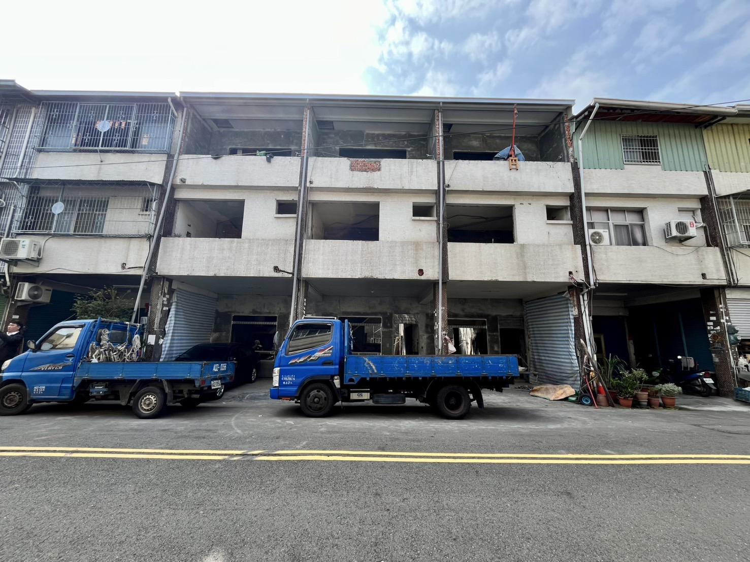 屏東崇蘭特區近廣東商圈可停車透天(2)