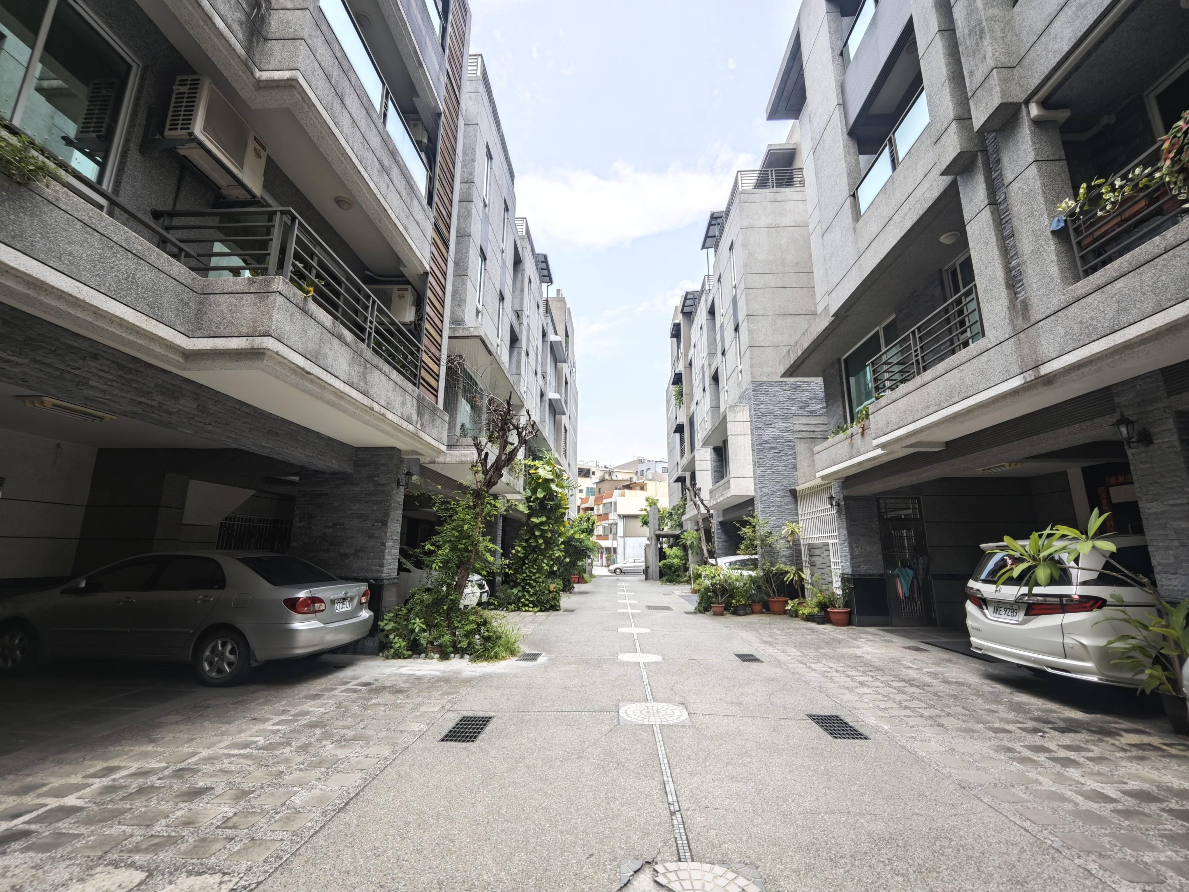 小港機場社區型雙車孝親透天別墅