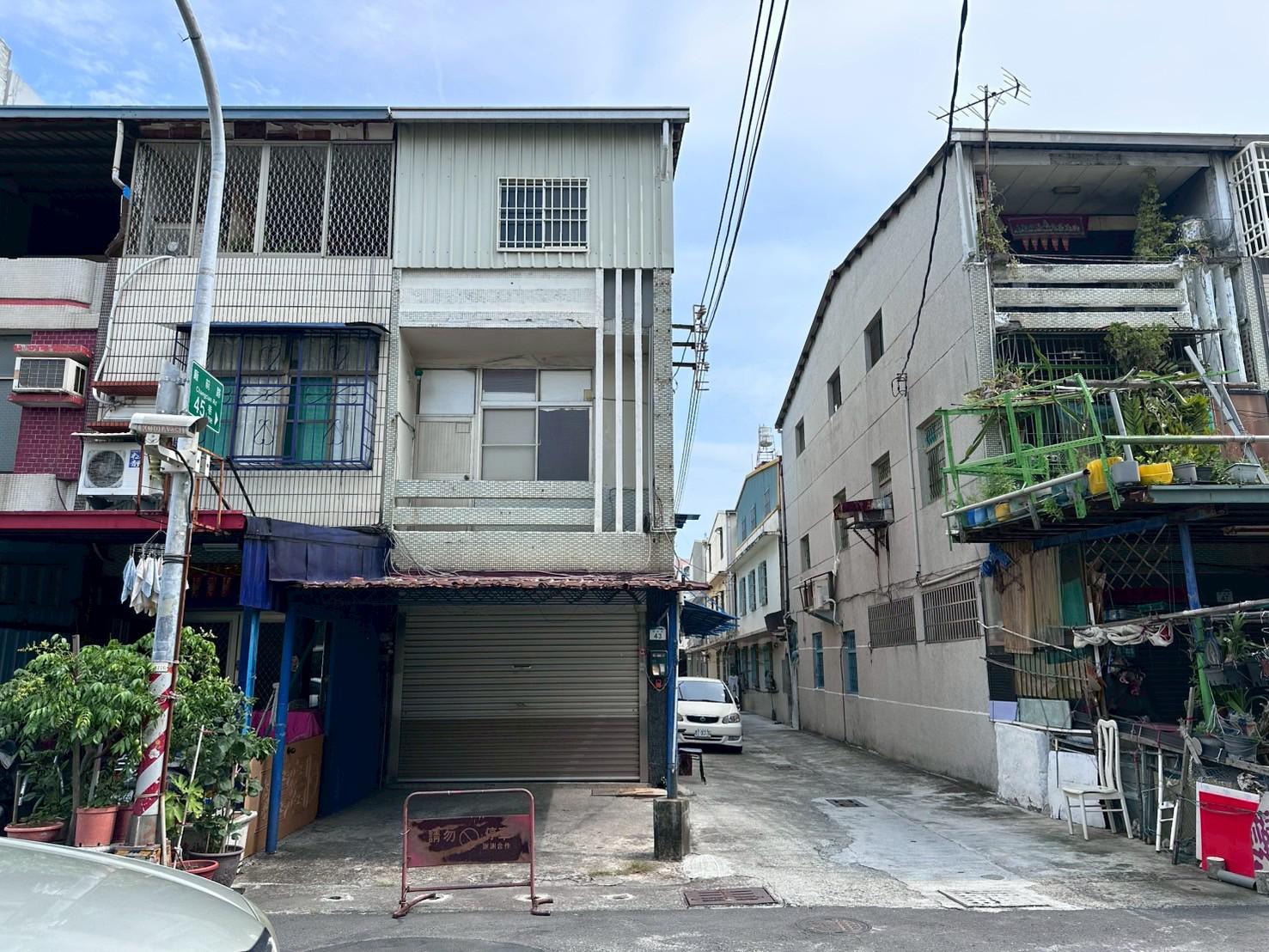 小港機場旁&近宏平商圈邊間可停車透天