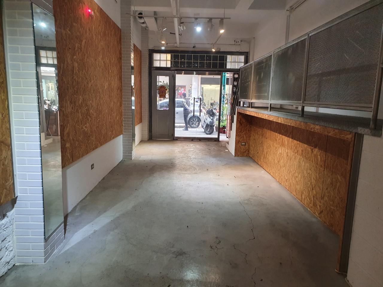 新崛江玉竹商圈街上RC透店正4樓