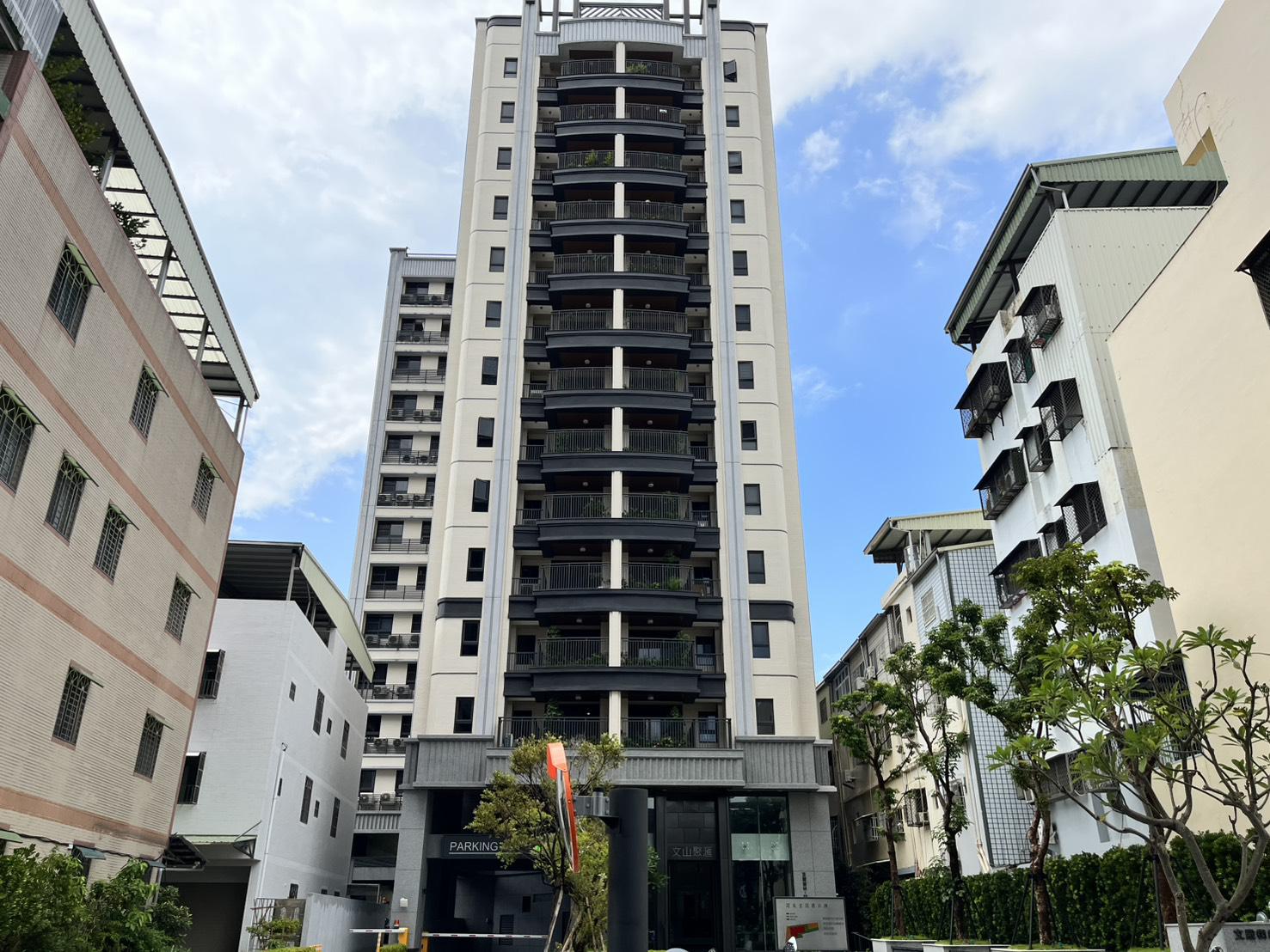 文山聚匯明星學區全新未住大兩房車位
