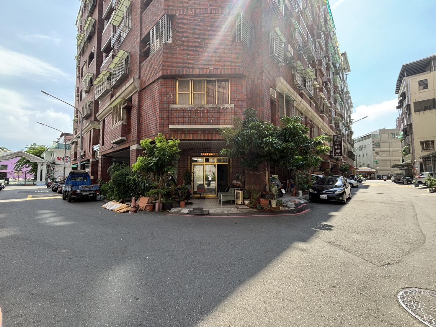 新富、海洋商圈|大面寬百坪三角窗1+2樓店