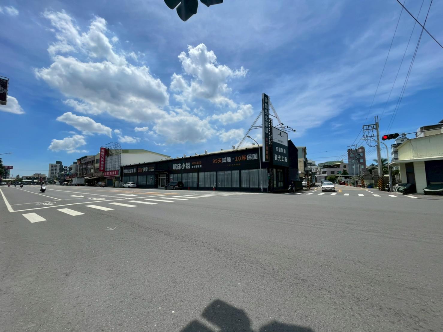 鳥松澄清湖特區正路上大面寬商業建地