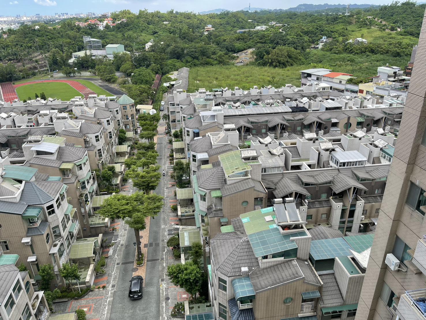 鐵賣~鳥松國中美麗皇家高樓景觀一房一廳大套房（平車可登記使用）