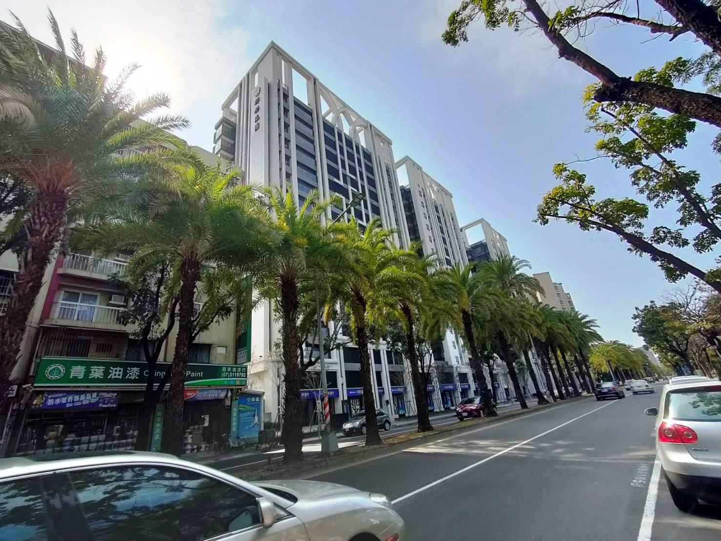 高醫商圈 郡都當代醒目店面