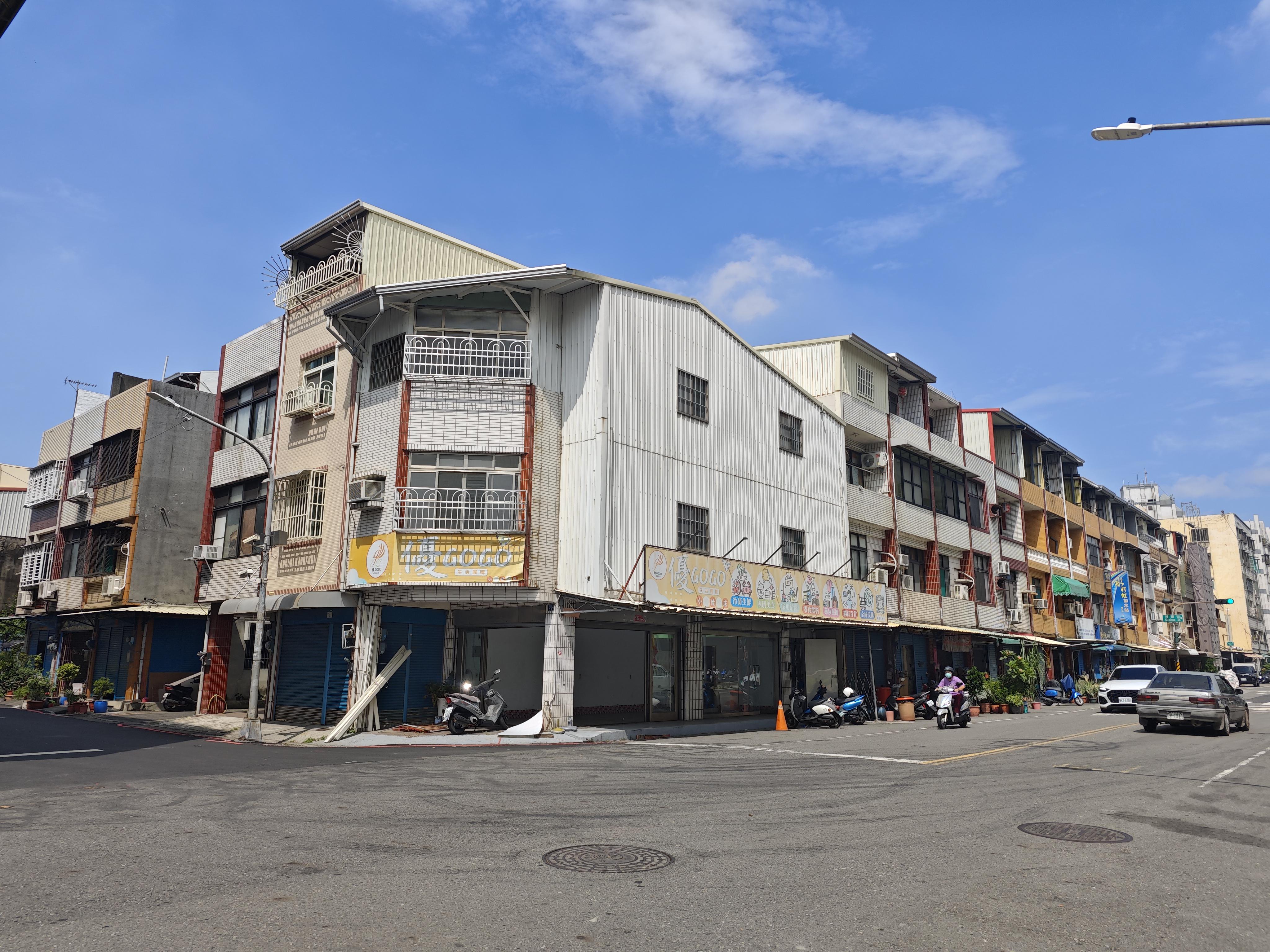 小港桂林國小臨路面寬三角窗透天店面