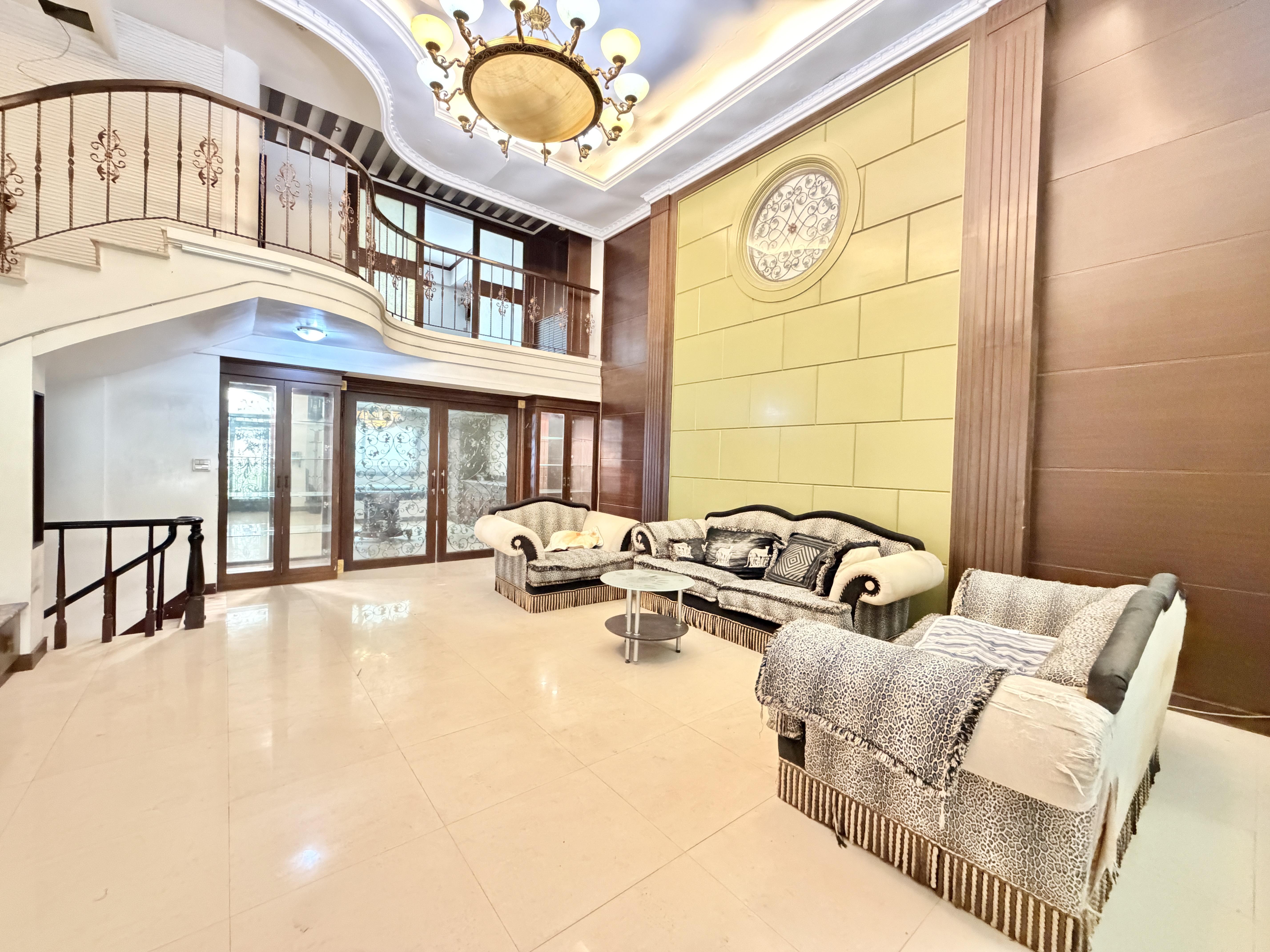 近東港大橋73超大地坪客廳挑高邊間別墅