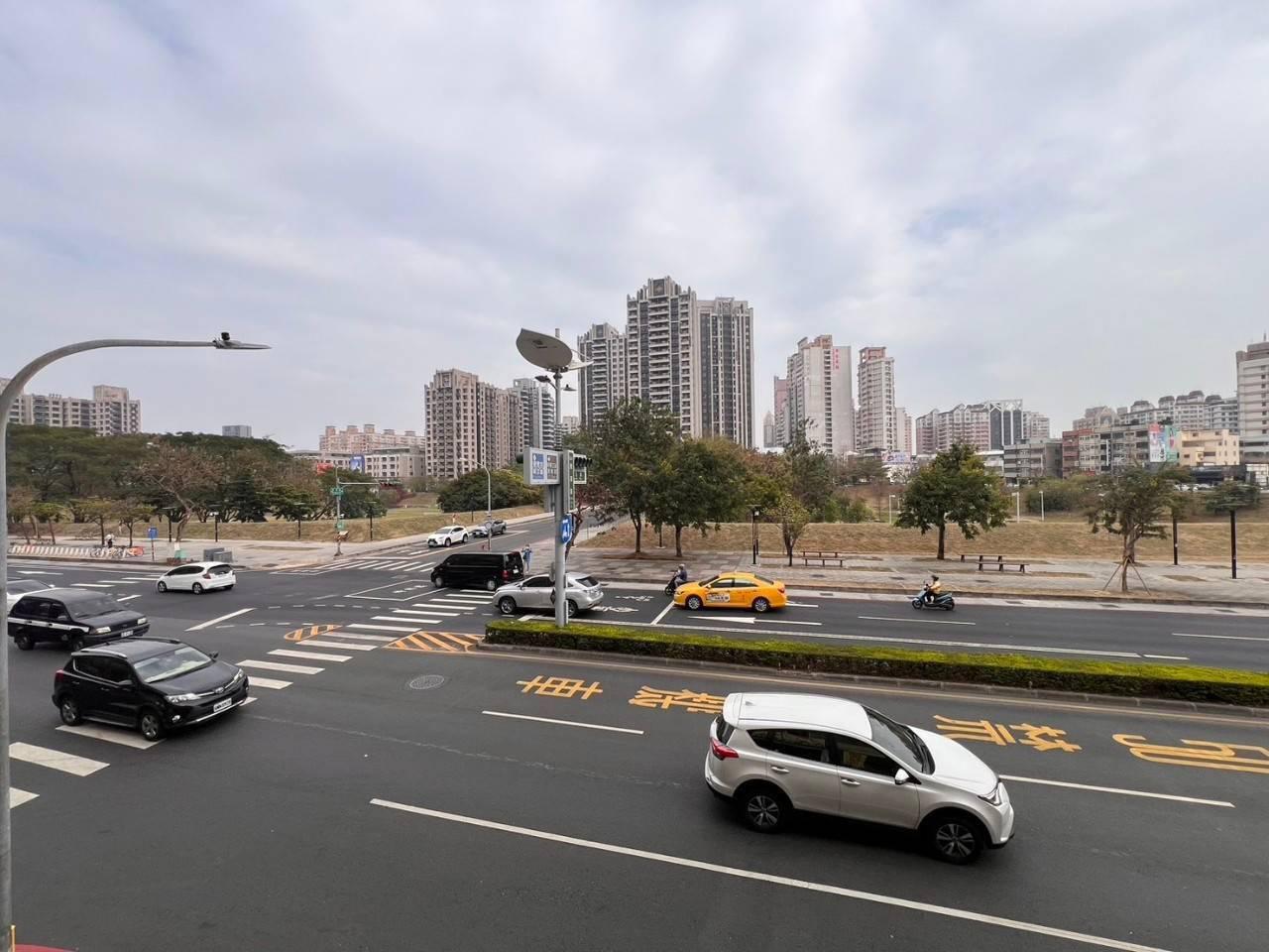 文山特區正澄清路上黃金店住1樓+2樓