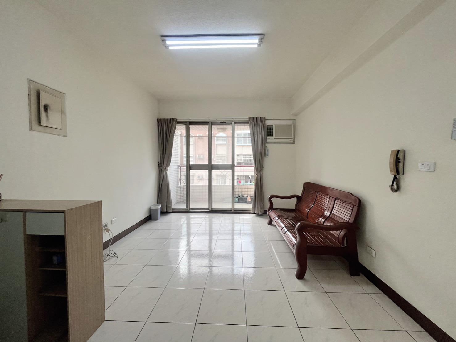 遠眺山景採光大兩房全室開窗