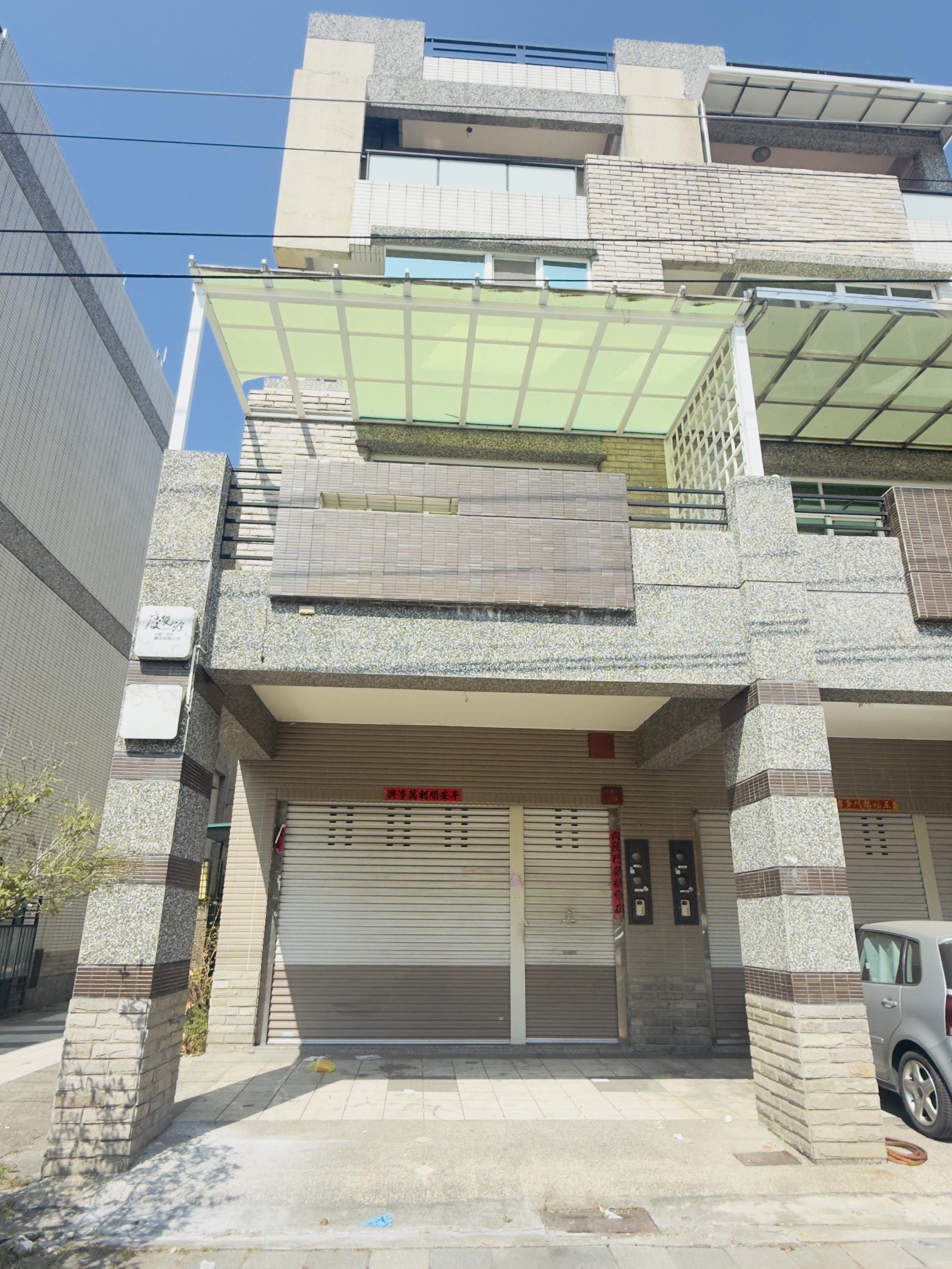 仁雄商圈20年屋邊間正四樓黃金騎樓店住