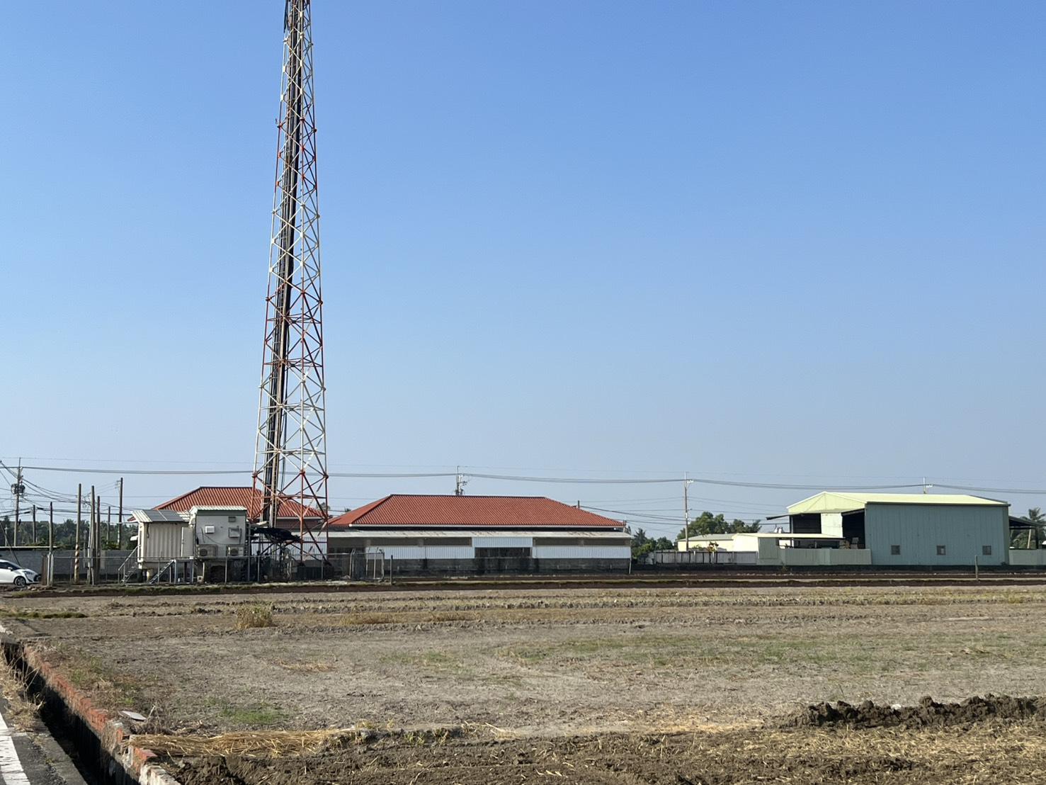 近楠梓高雄大學臨路方正農地