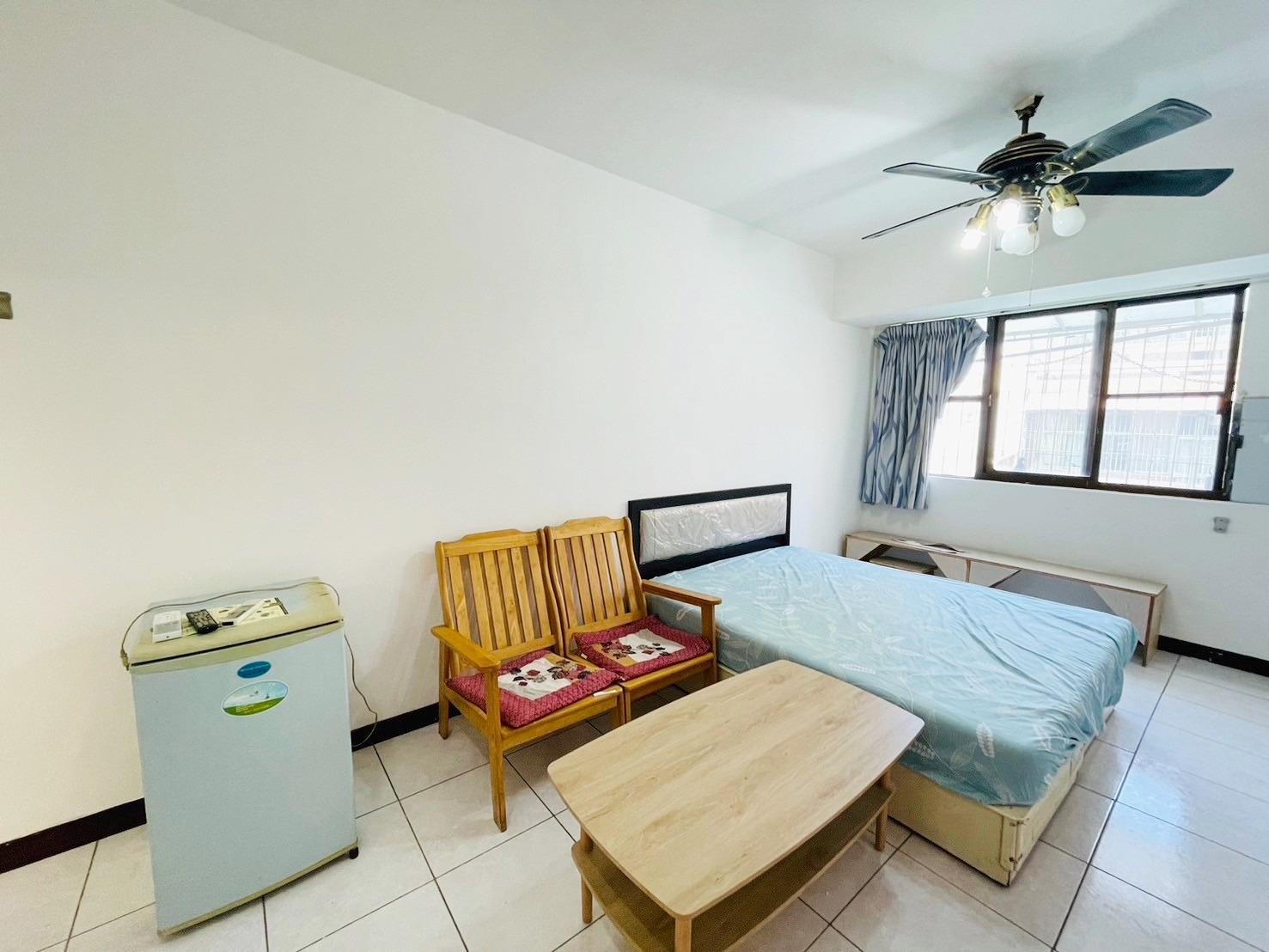 20251111100016351260.jpg 籬子內輕軌站美套房002.jpg