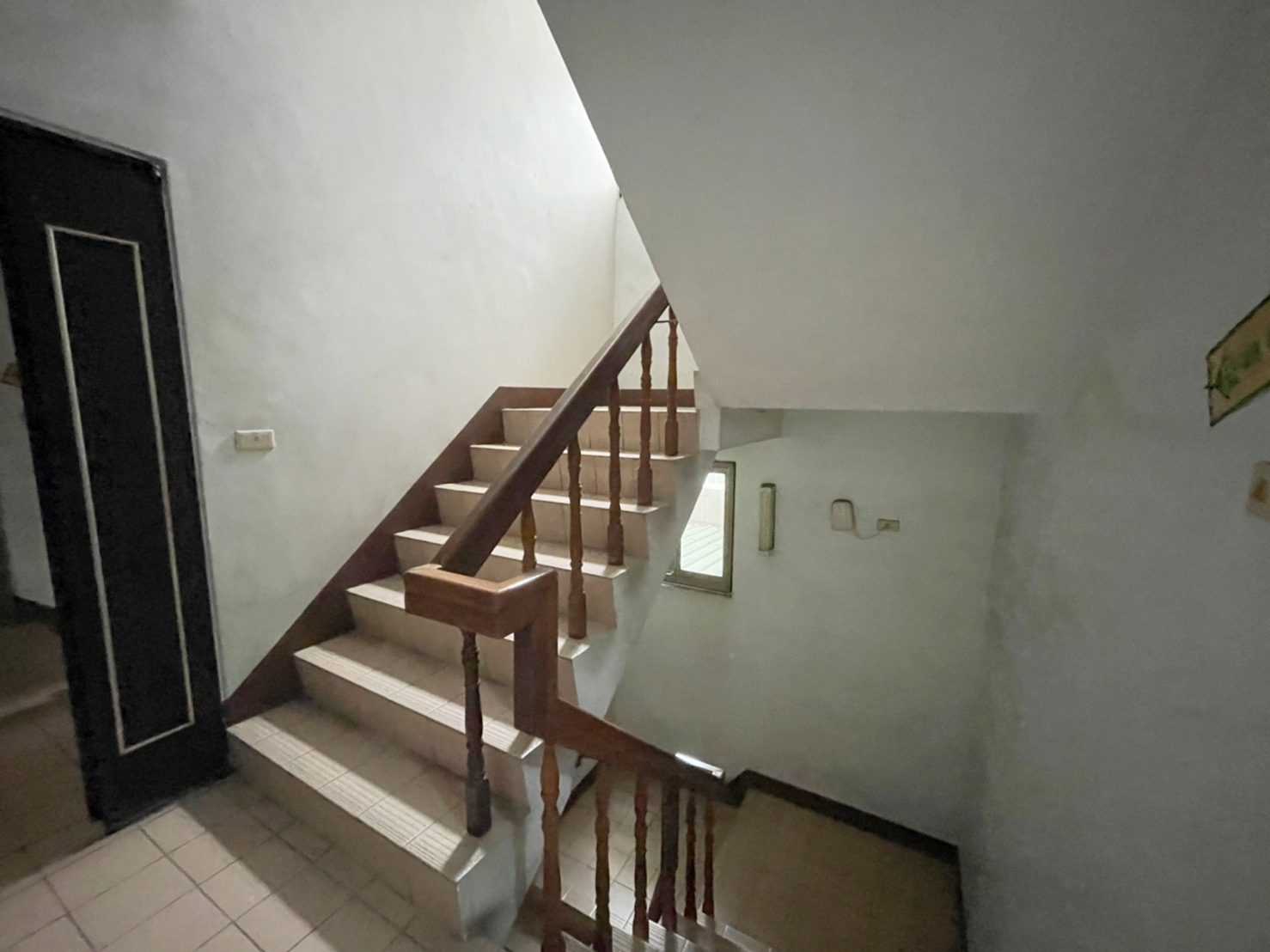 20251111100016571284.jpg 籬子內輕軌站美套房008.jpg