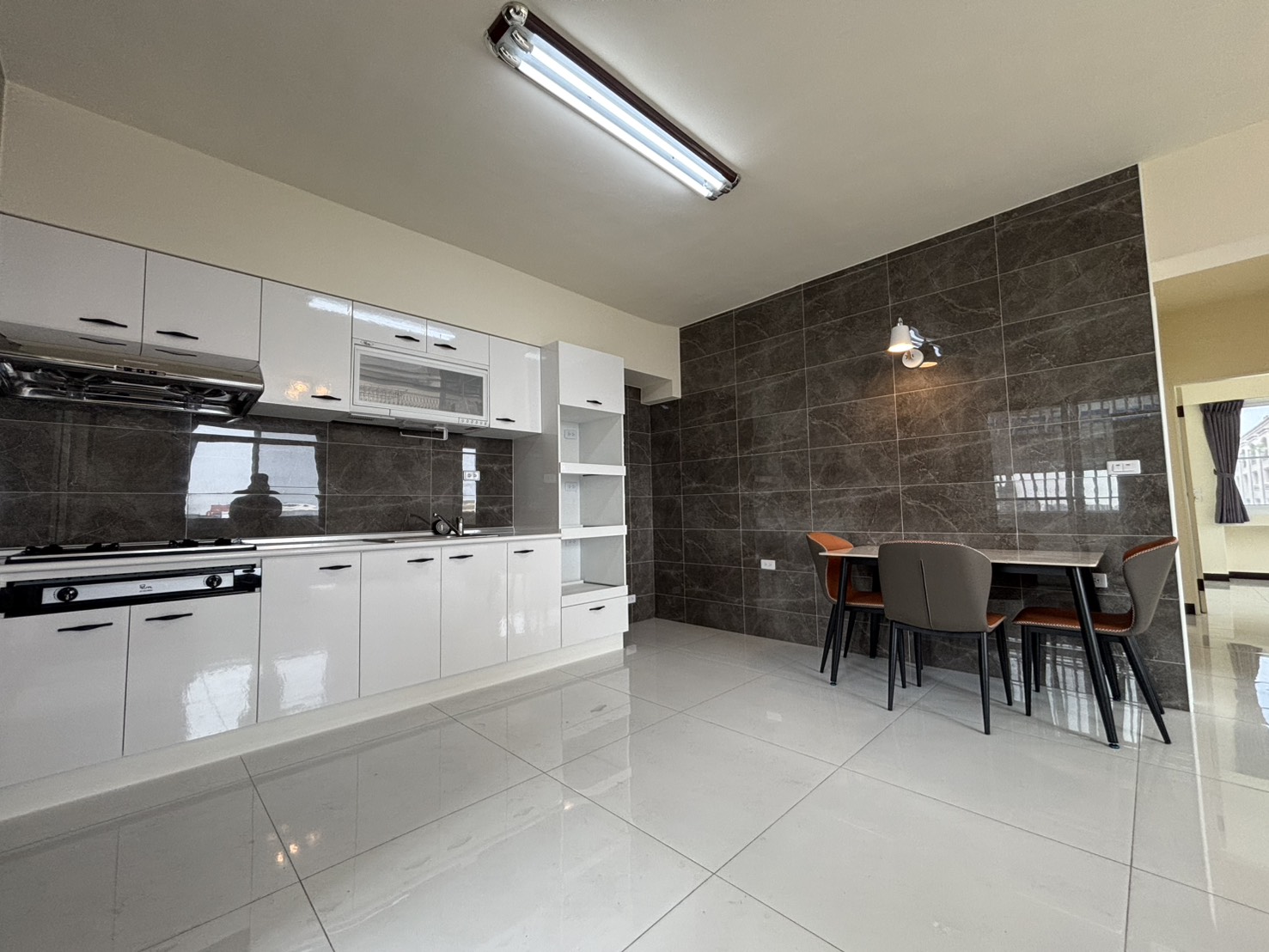 20251111160442896775.jpg 4.jpg