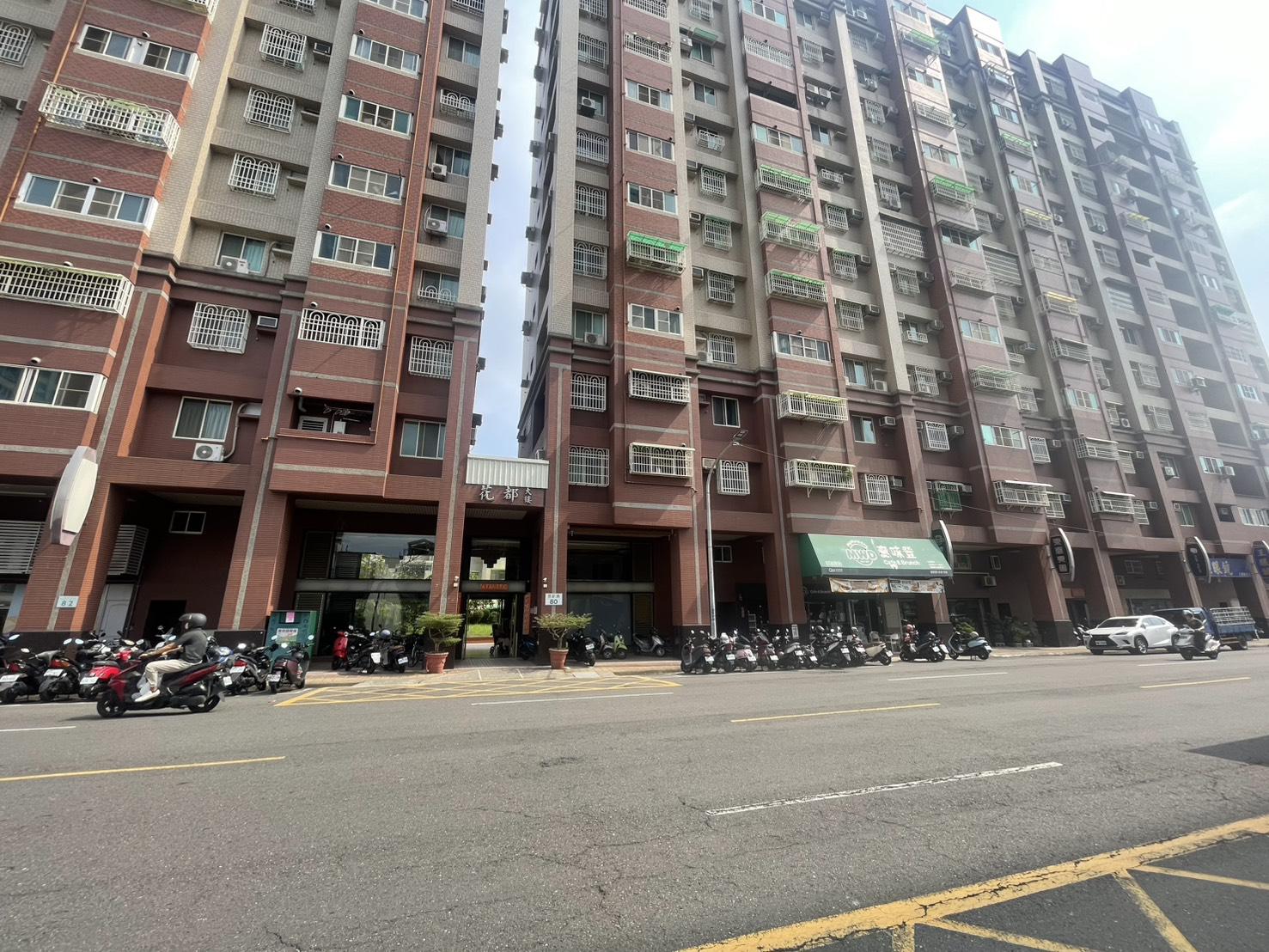 租-陽台進出高樓景觀大四房(可租補入戶籍)