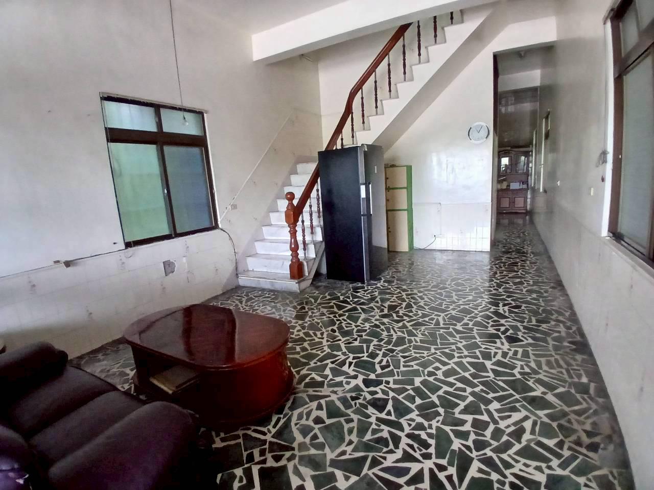 近潮寮國中臨路面寛店面/只租一樓客廳+騎樓