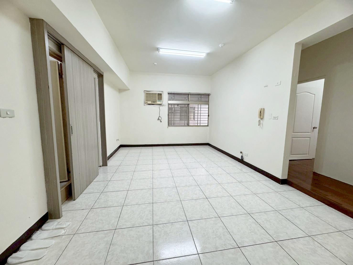 空屋隨時可看！鼎山家樂福明亮三房＋車位