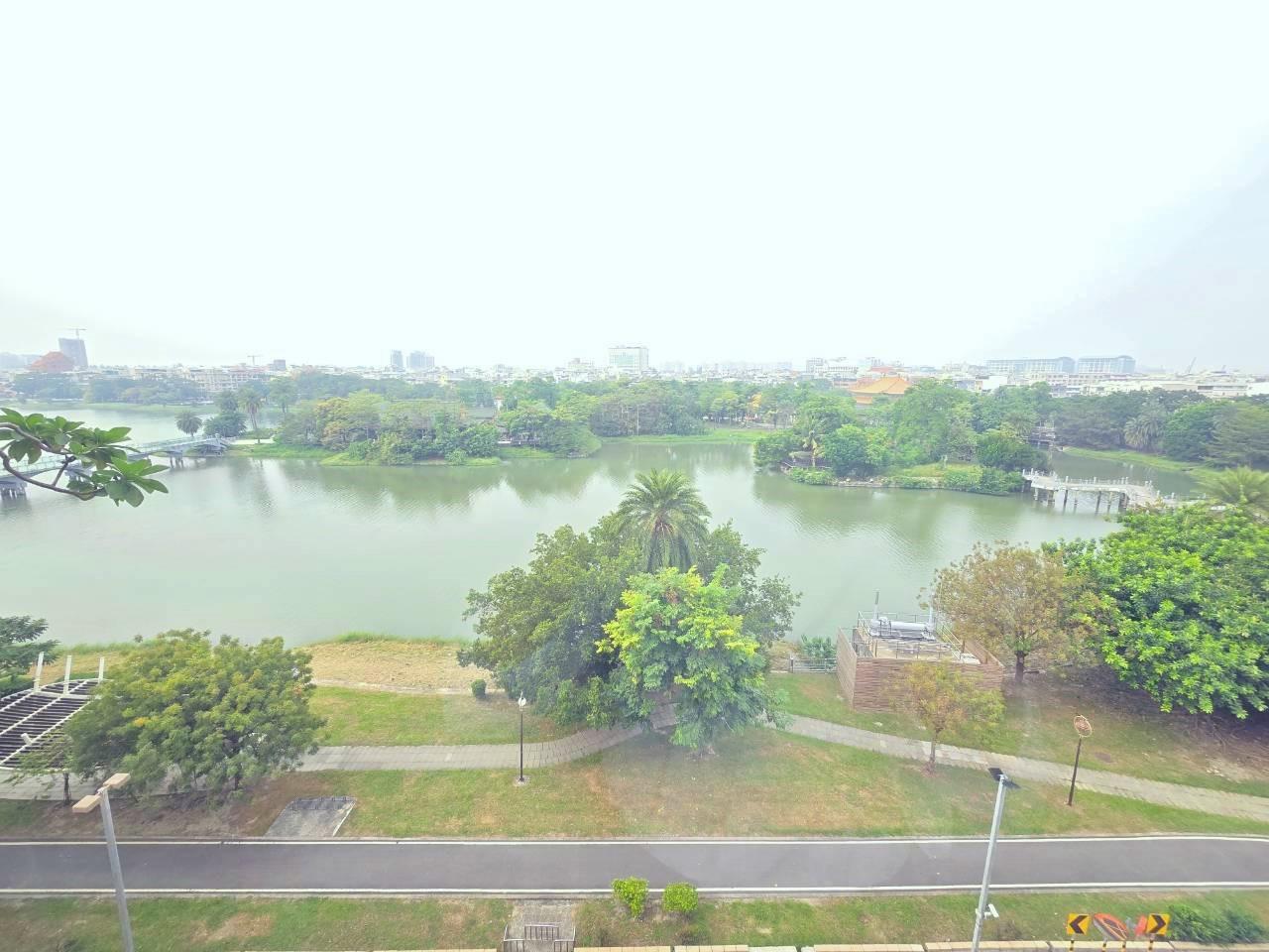 正蓮池潭景觀首排唯一釋出一層一戶豪邸