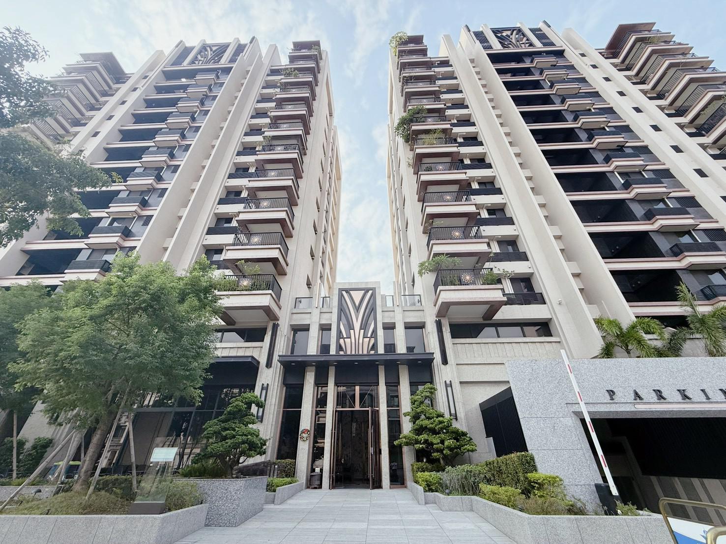 鳳山《頂新特區》銳揚國美高樓層1+1房附平車