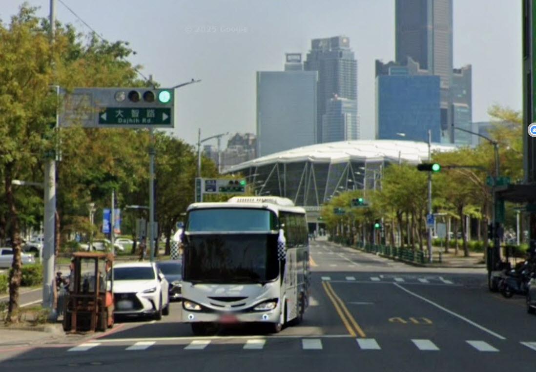 駁二海音中心*八米街上*正三樓透天