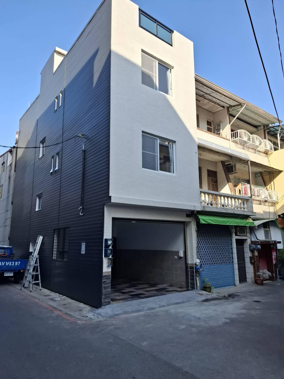 華鳳特區翻新整修邊間車庫透天