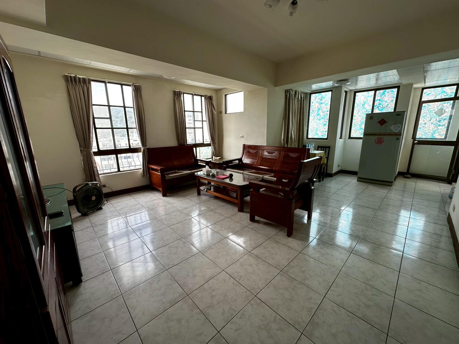 無敵山景/一層一戶/美三房兩衛華廈