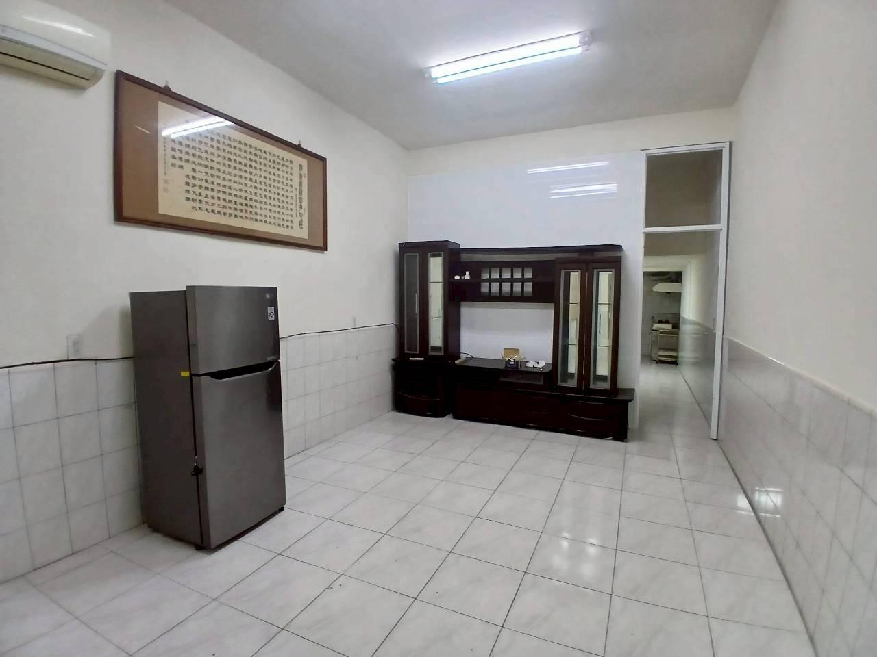 租~近經武路/鳳松路商圈可租補/可入戶籍整棟透天