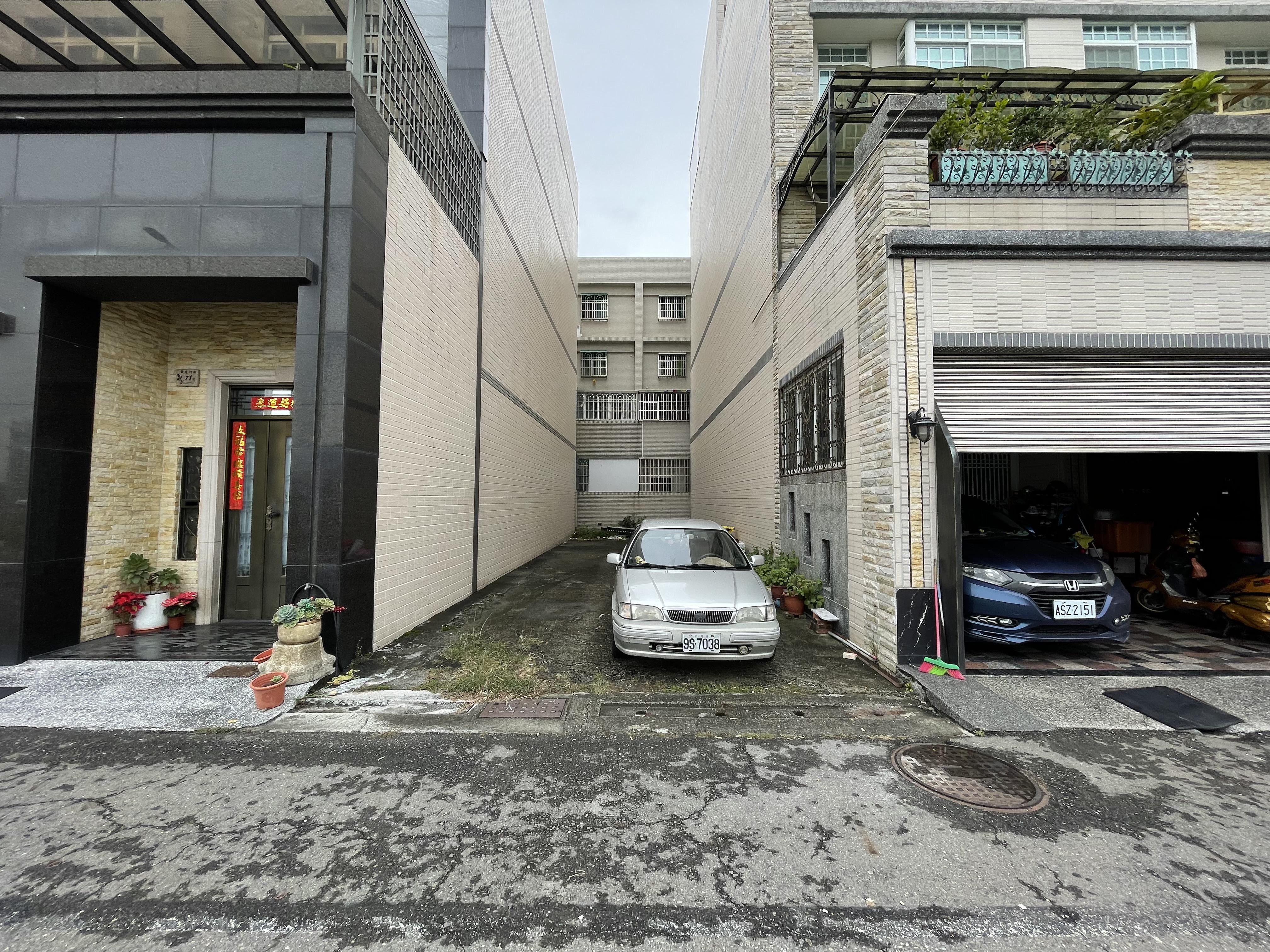 鳳甲~77期重劃區正街上方正建地