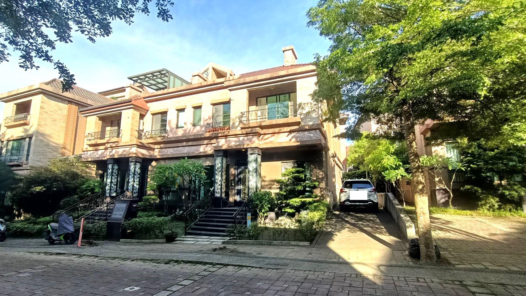 義大皇家雙併寬闊庭園大地坪車墅