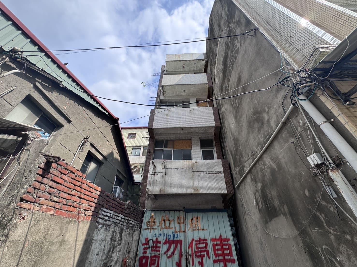 中都溼地公園-可改建溫馨傳家宅 活巷透天