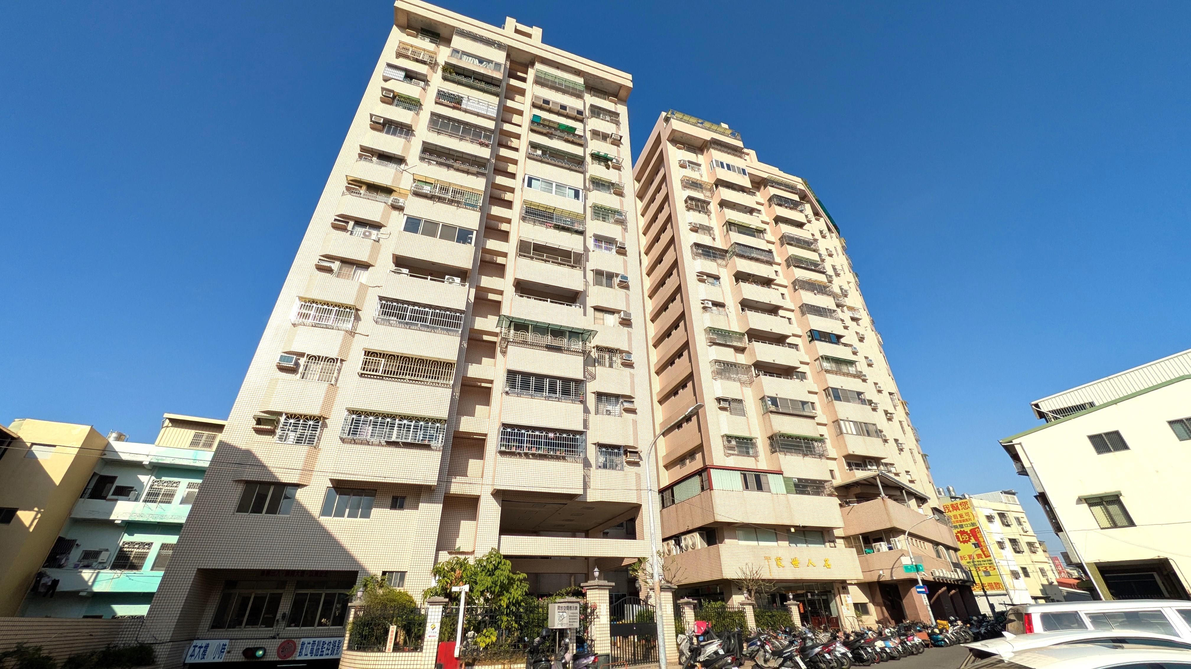 鳳山近衛武營/捷運/賣場四房車位