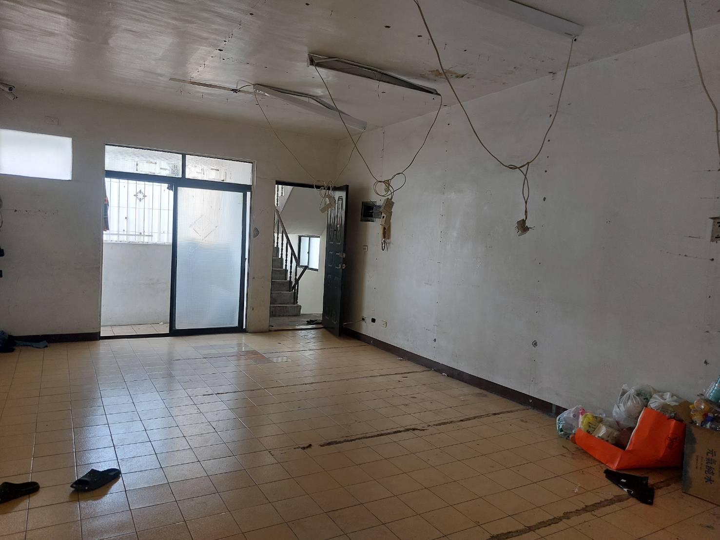 預售-仁武鑫世紀八德商圈２房２衛平車