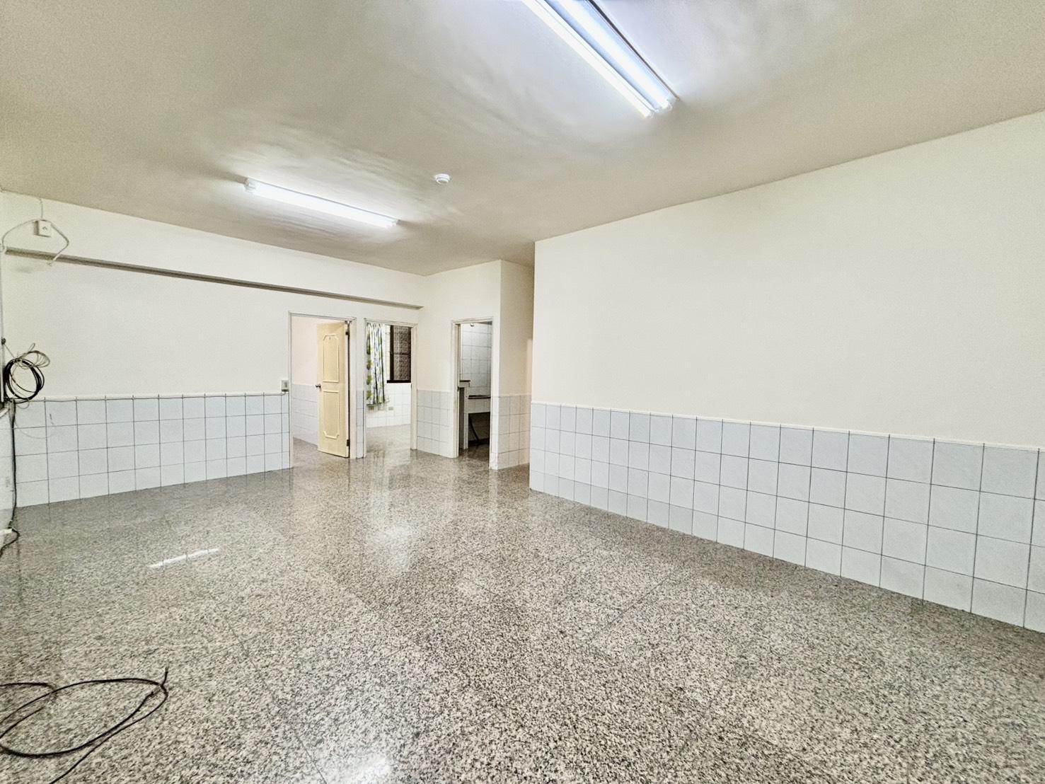 英明商圈/英明學區前後陽台電梯大三房