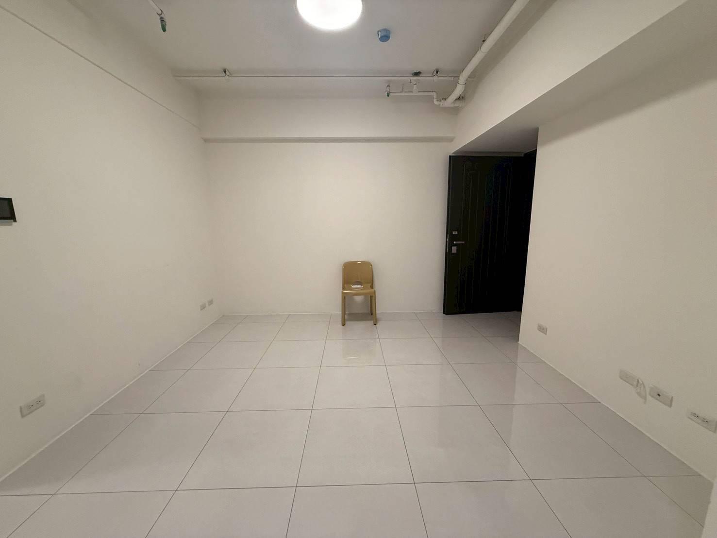 京城新世界Ｉ捷運Ｒ8站採光三房平車