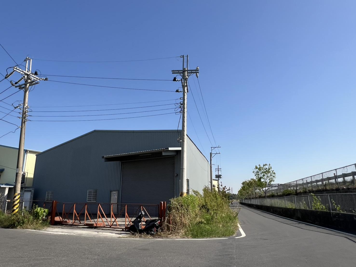岡山近國道嘉華三角窗農地廠房
