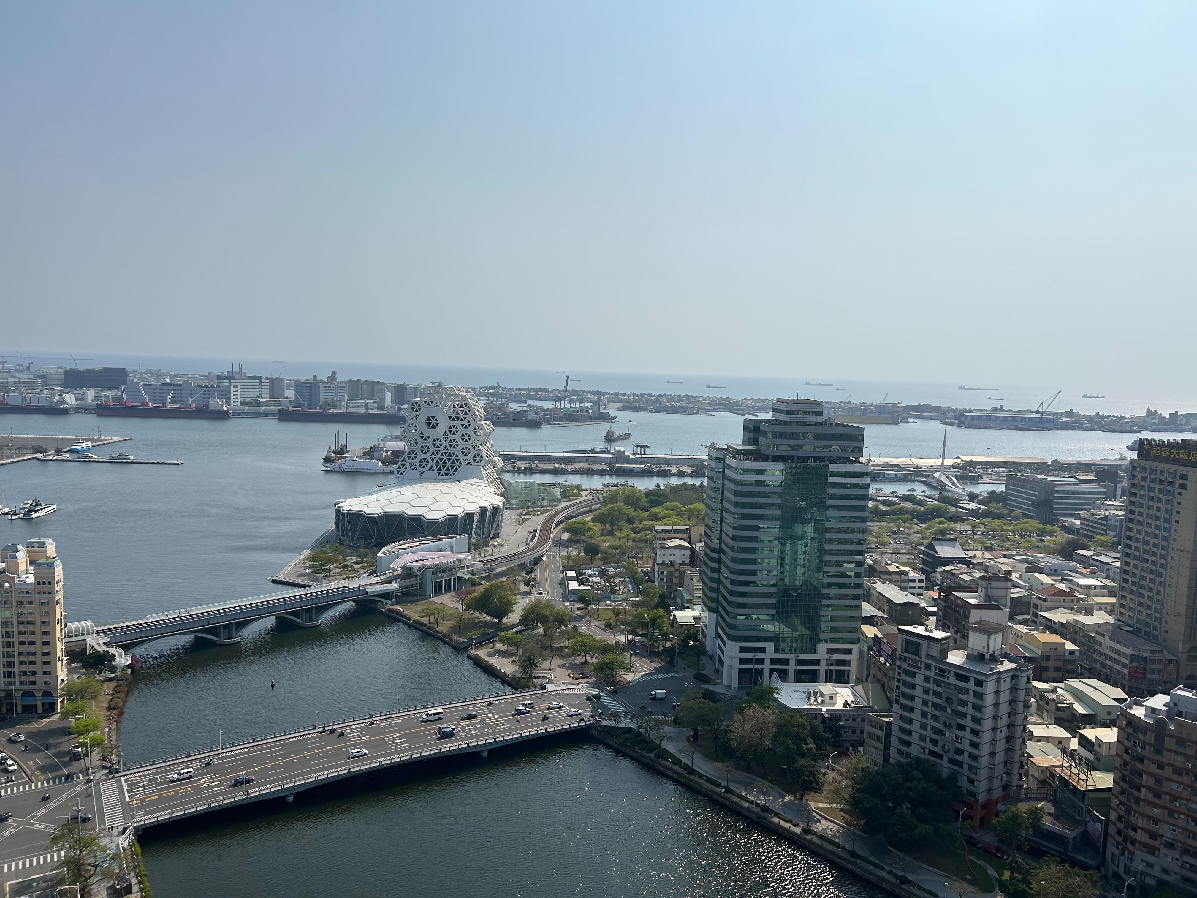 愛河首排雲端地標｜31層山海河港景觀美宅