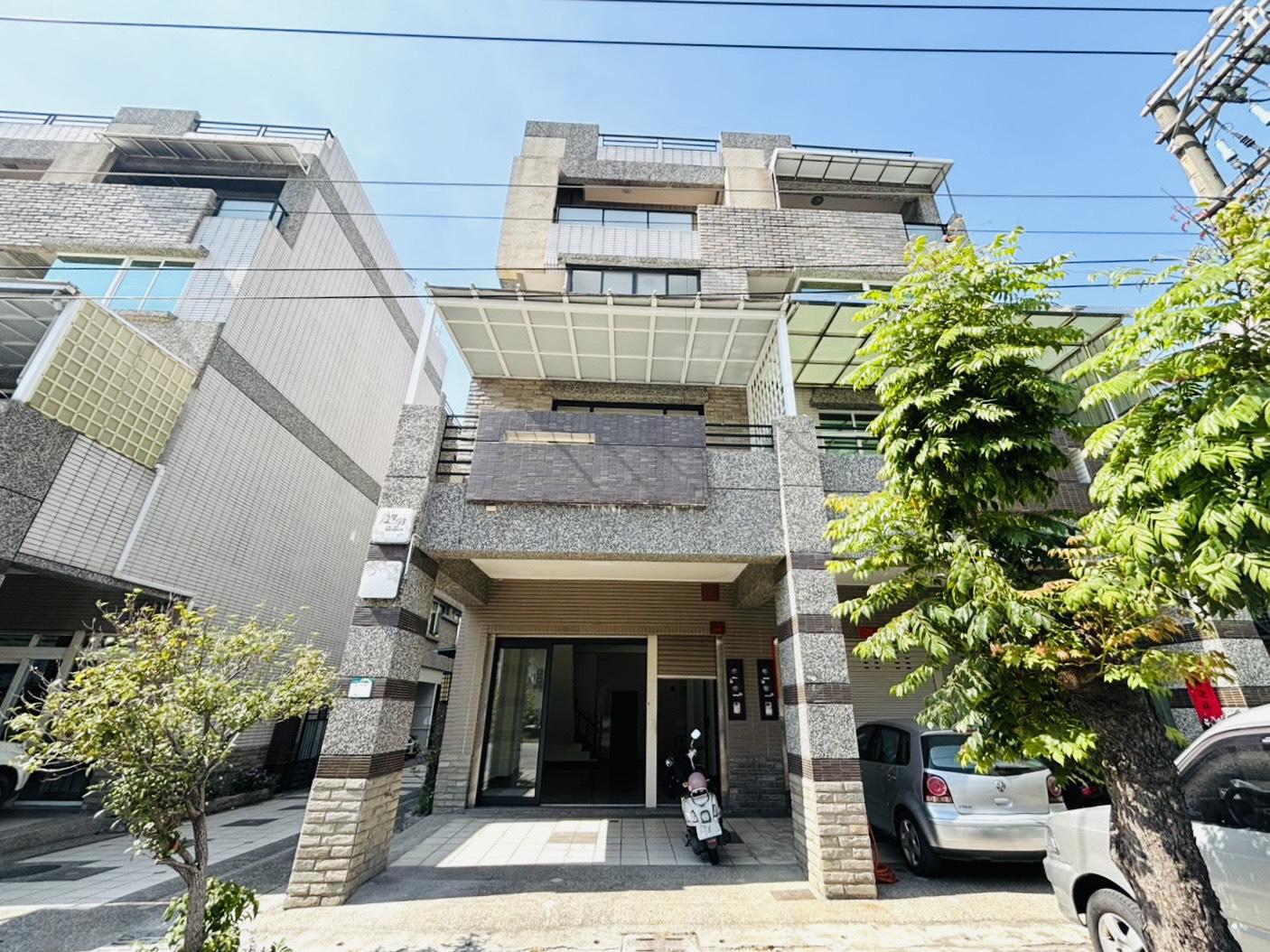 仁雄商圈20年屋邊間正四樓黃金騎樓店住