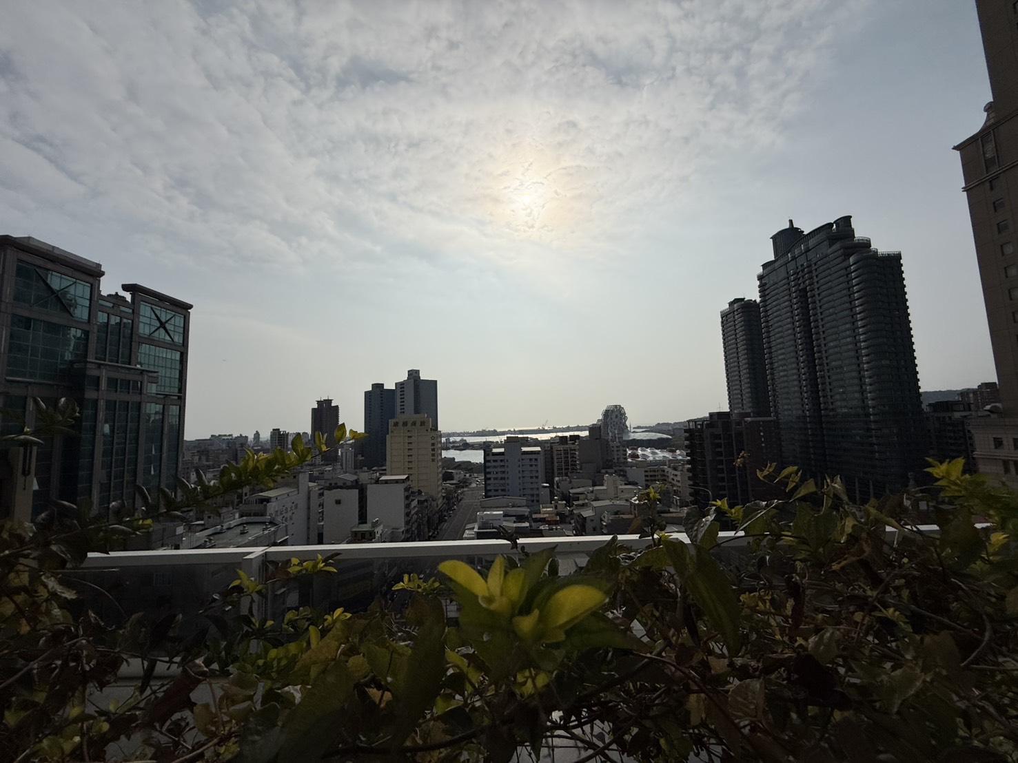 亞灣.輕軌. 漢神商圈高質感（時尚海洋）高樓景觀兩房車位