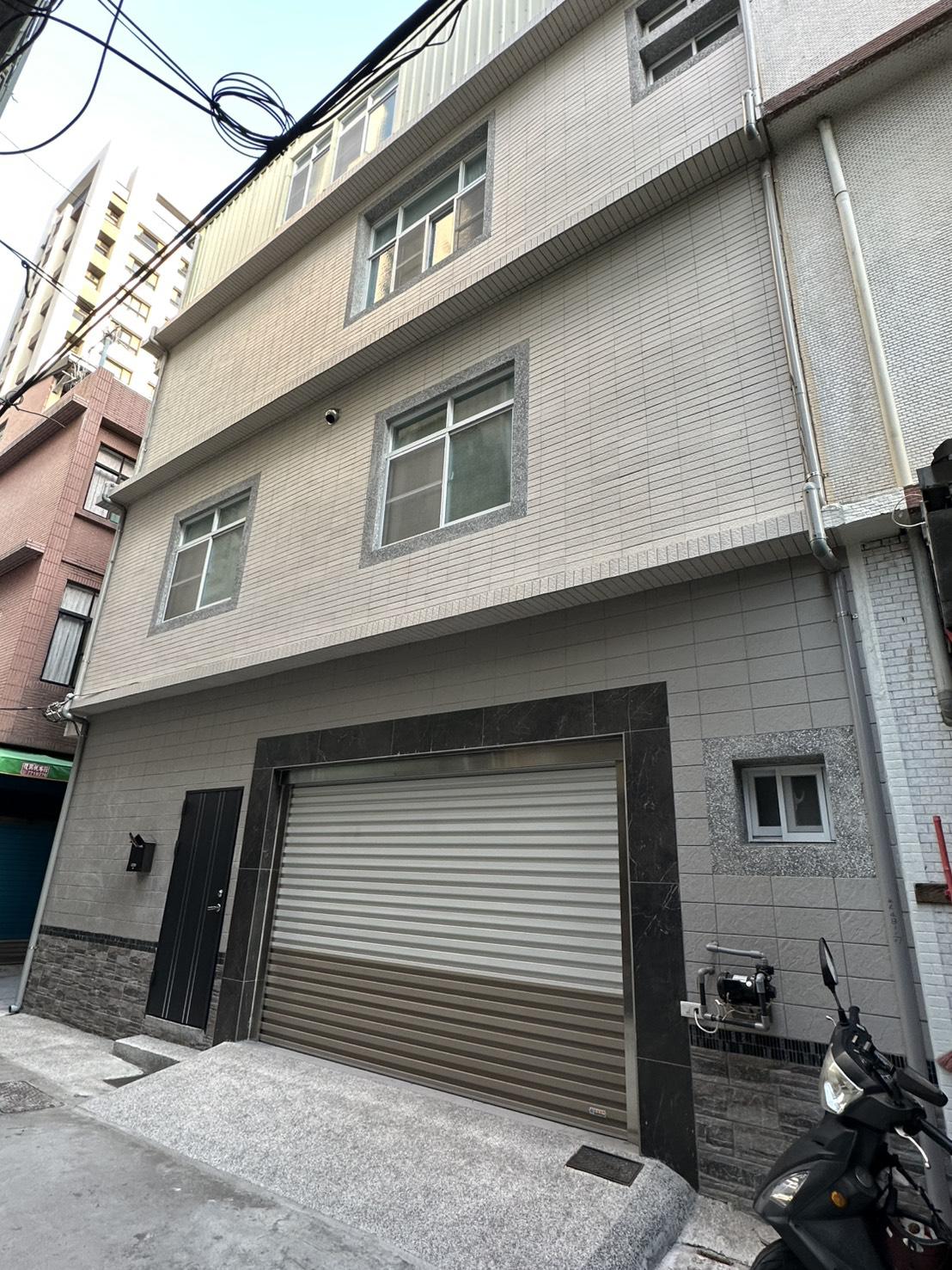 籬仔內輕軌站&瑞隆商圈全棟翻新車庫透天