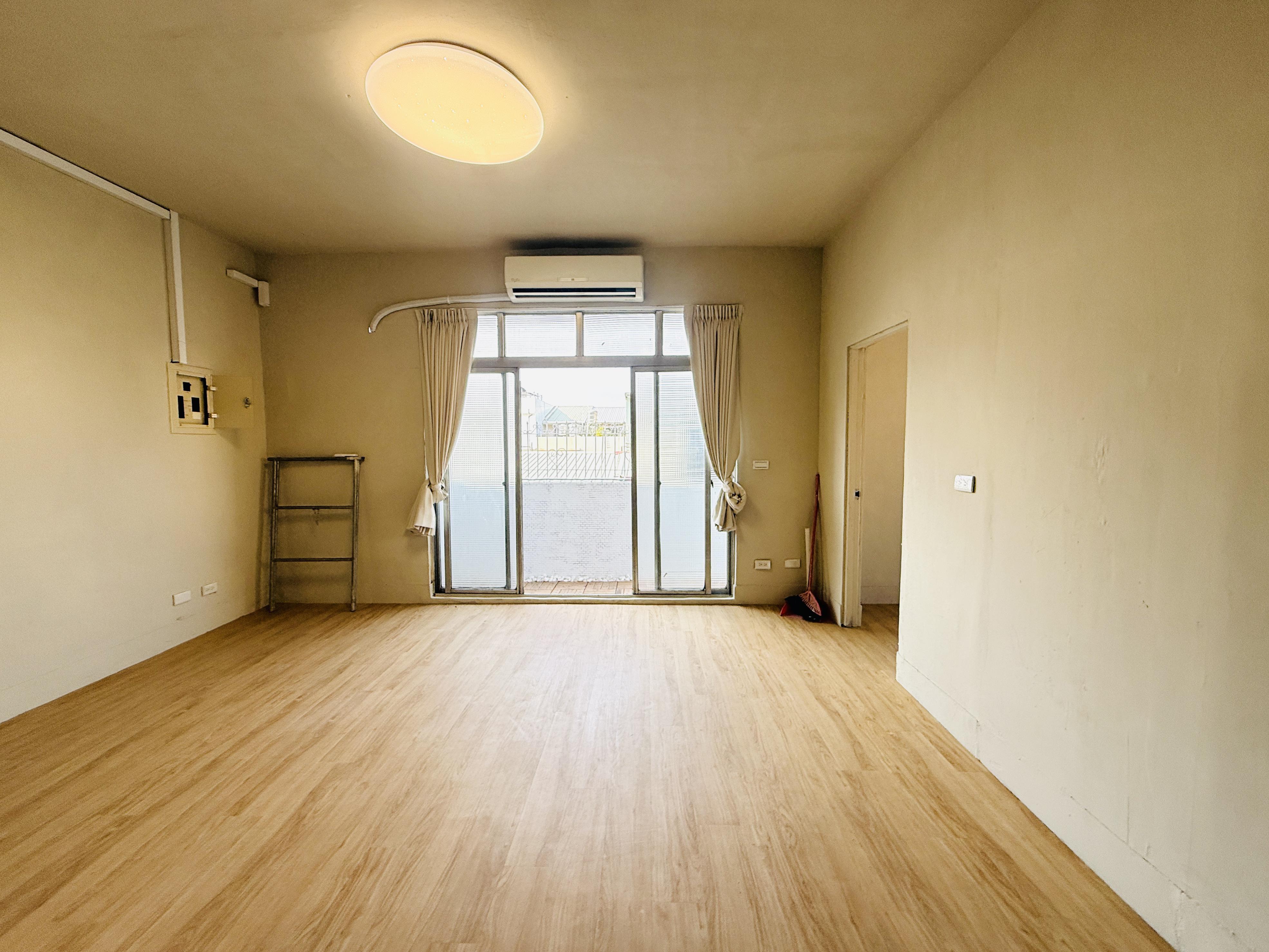 租-武慶商圈採光大3房(可附傢俱）