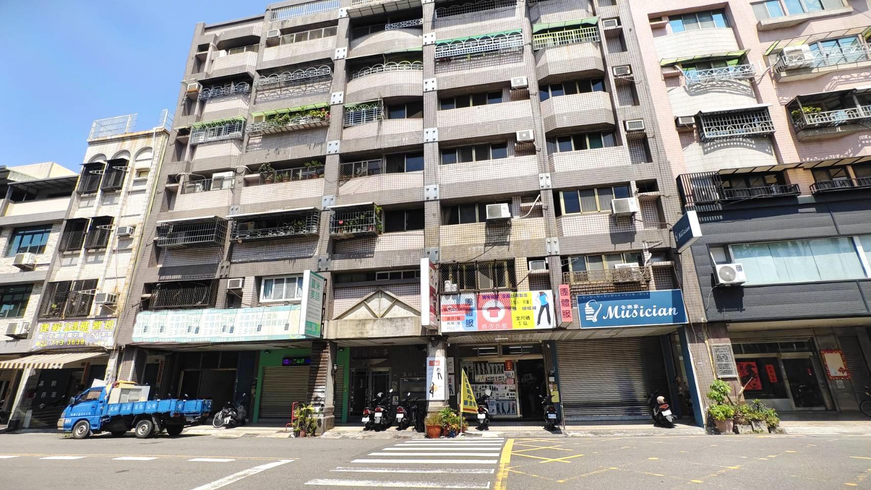 三多商圈/輕軌/面寬4米4前路後巷1+2樓店面