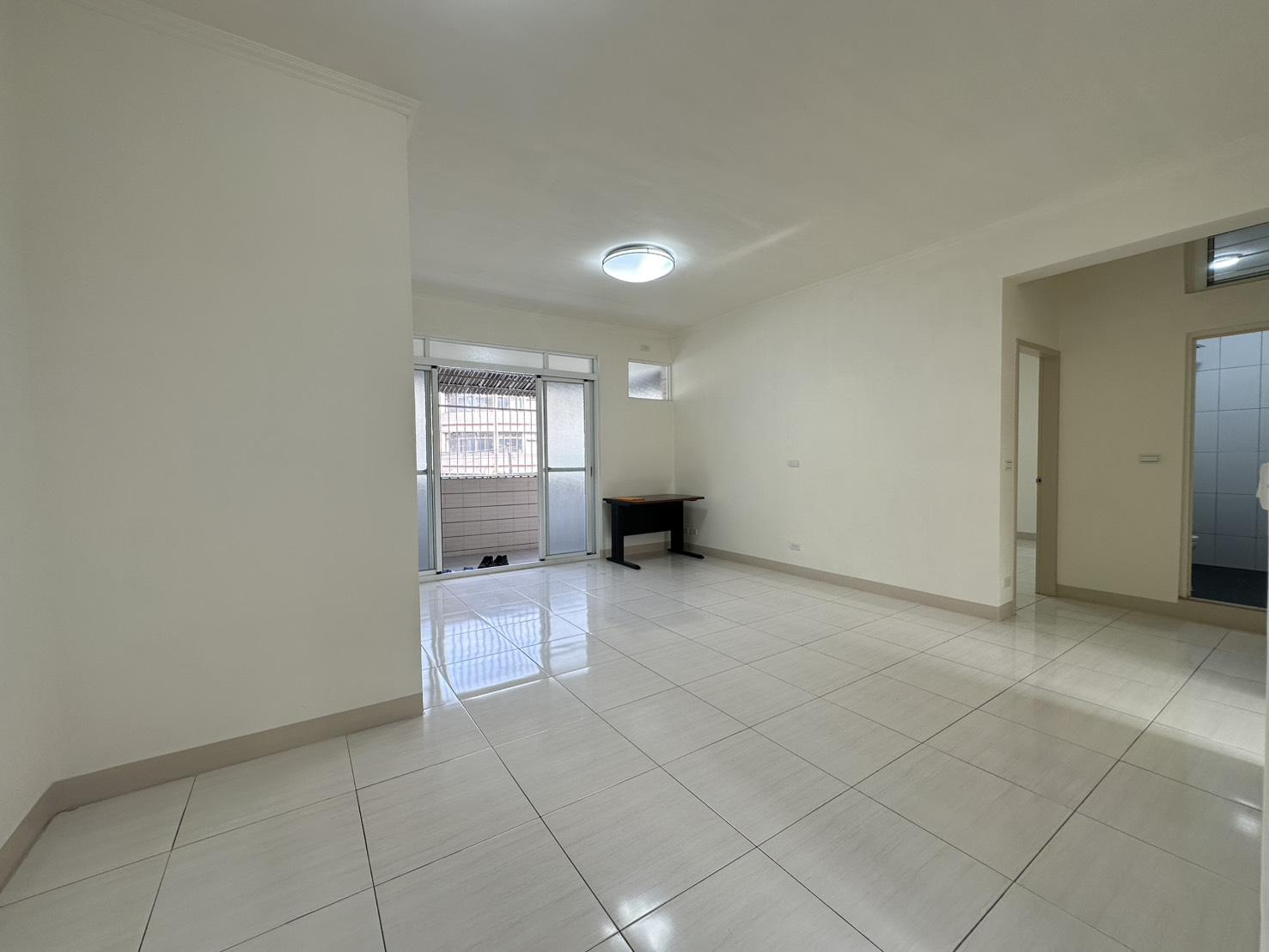 衛武營二樓公寓陽台進出