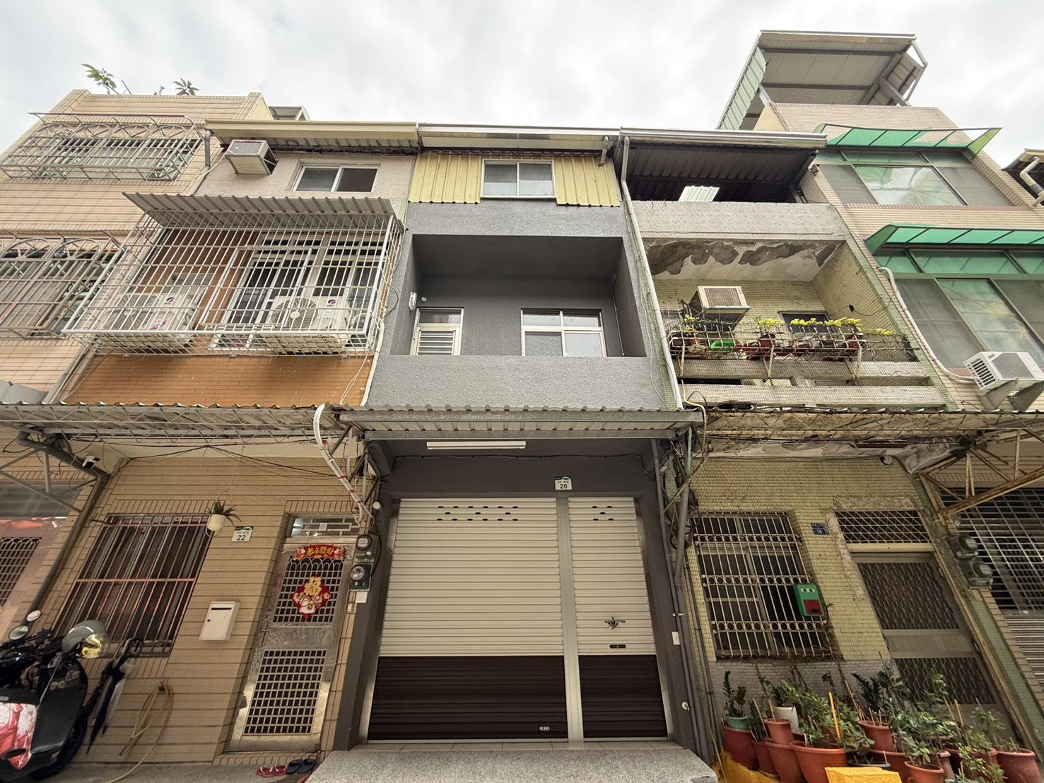 R8三多商圈 / 精華地段 / 鬧中取靜溫馨透天